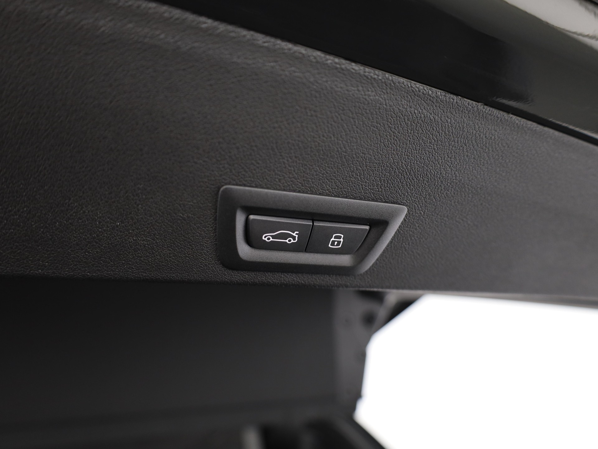 BMW XM Label Plug-in Hybrid-image-8