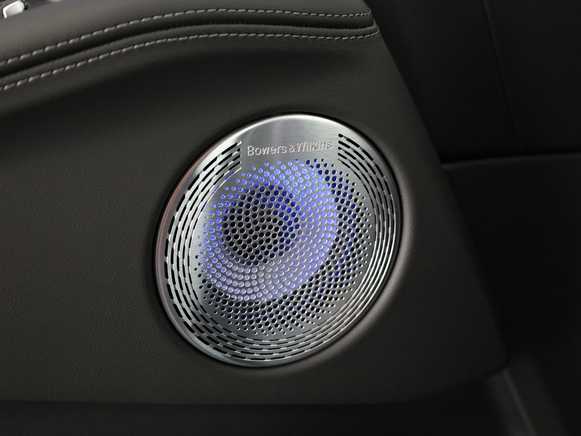 BMW XM Label Plug-in Hybrid-image-18