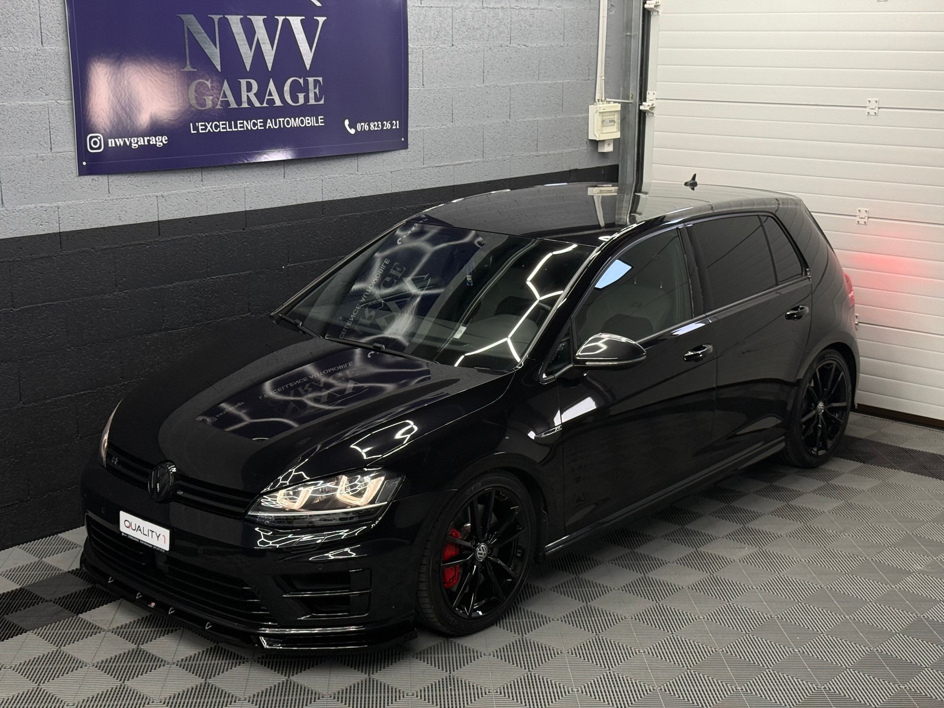 VW Golf 2.0 TSI R 4Motion DSG-image-2