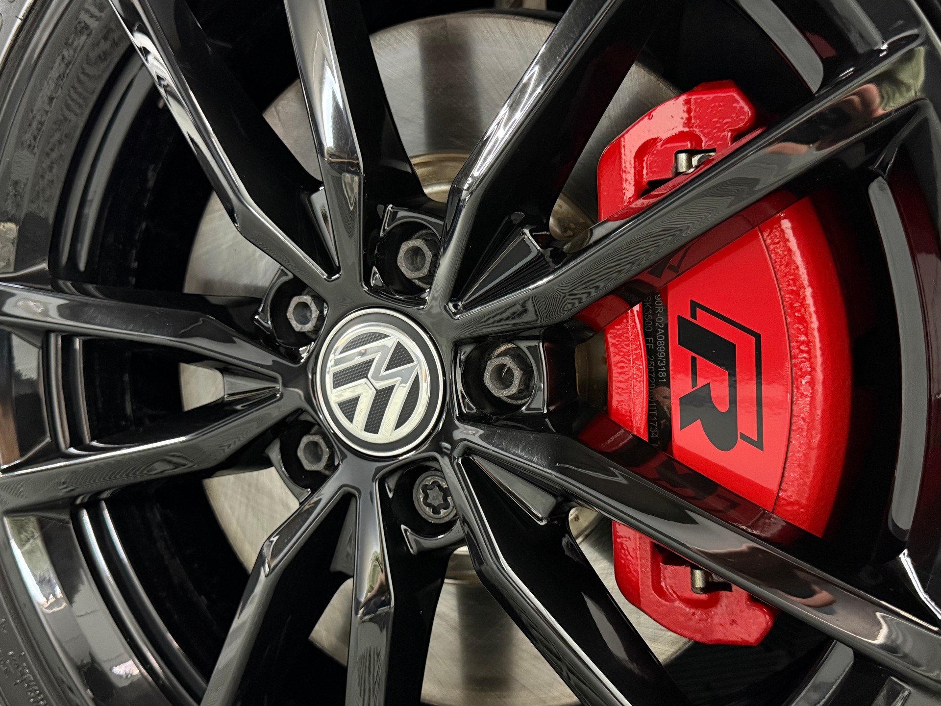 VW Golf 2.0 TSI R 4Motion DSG-image-13