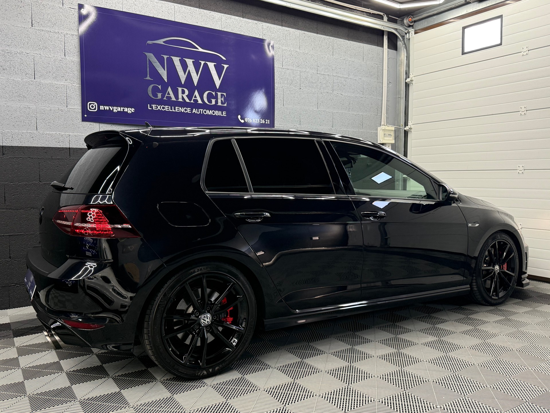 VW Golf 2.0 TSI R 4Motion DSG-image-4