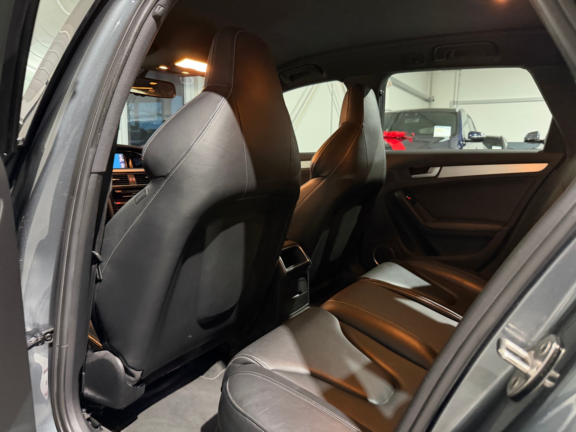 AUDI S4 Avant 3.0 TFSI quattro S-tronic-image-11
