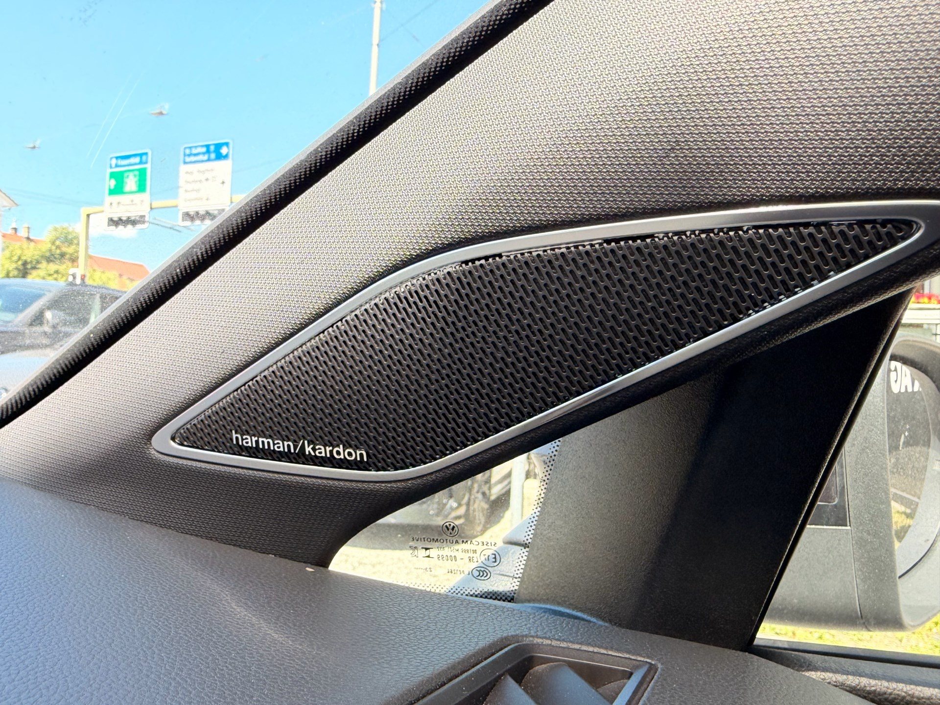 VW Golf GTI CLUBSPORT *** VOLLAUSSTATTUNG MIT AKRAPOVIC AUSPUFFANLAGE ***-image-26