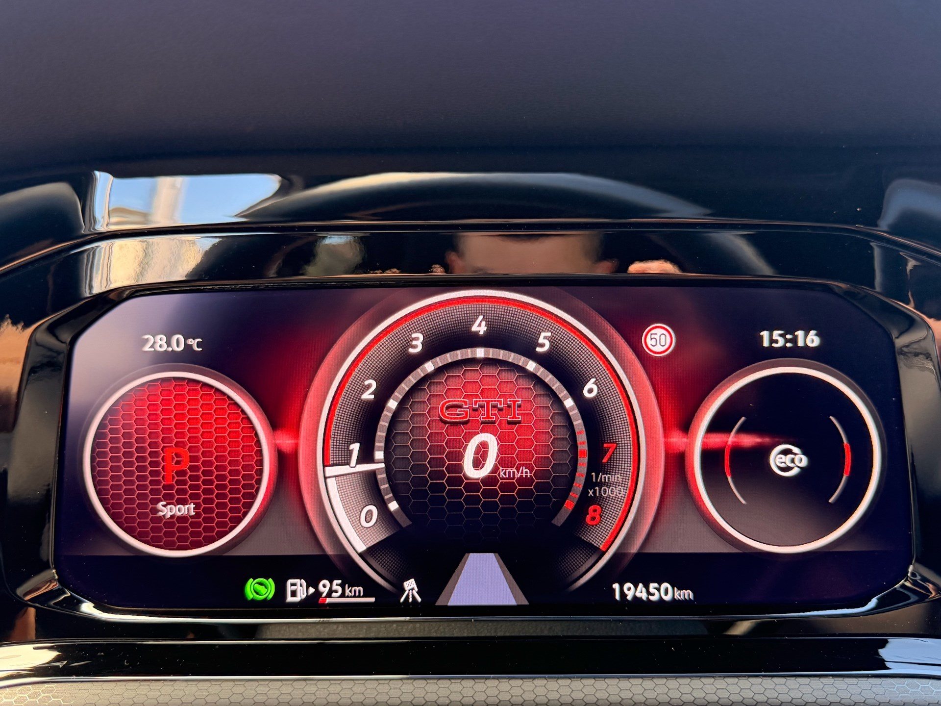 VW Golf GTI CLUBSPORT *** VOLLAUSSTATTUNG MIT AKRAPOVIC AUSPUFFANLAGE ***-image-9