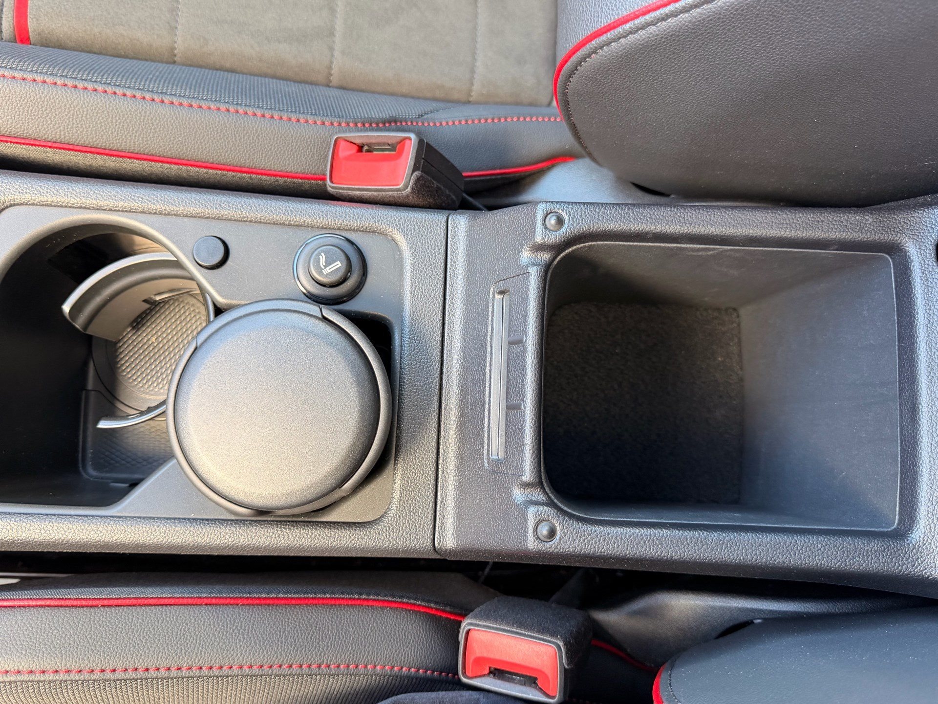 VW Golf GTI CLUBSPORT *** VOLLAUSSTATTUNG MIT AKRAPOVIC AUSPUFFANLAGE ***-image-25