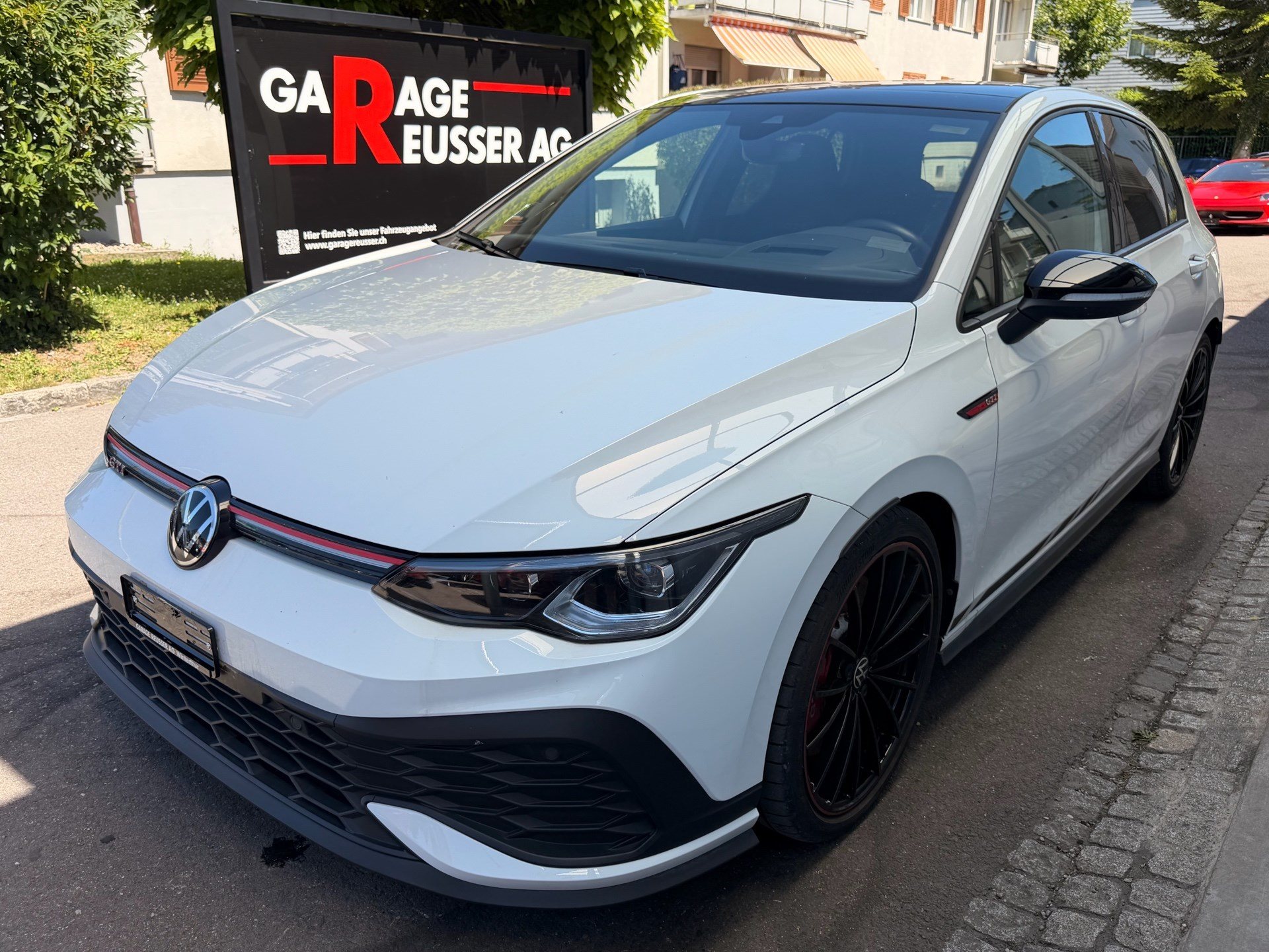 VW Golf GTI CLUBSPORT *** VOLLAUSSTATTUNG MIT AKRAPOVIC AUSPUFFANLAGE ***-image-0