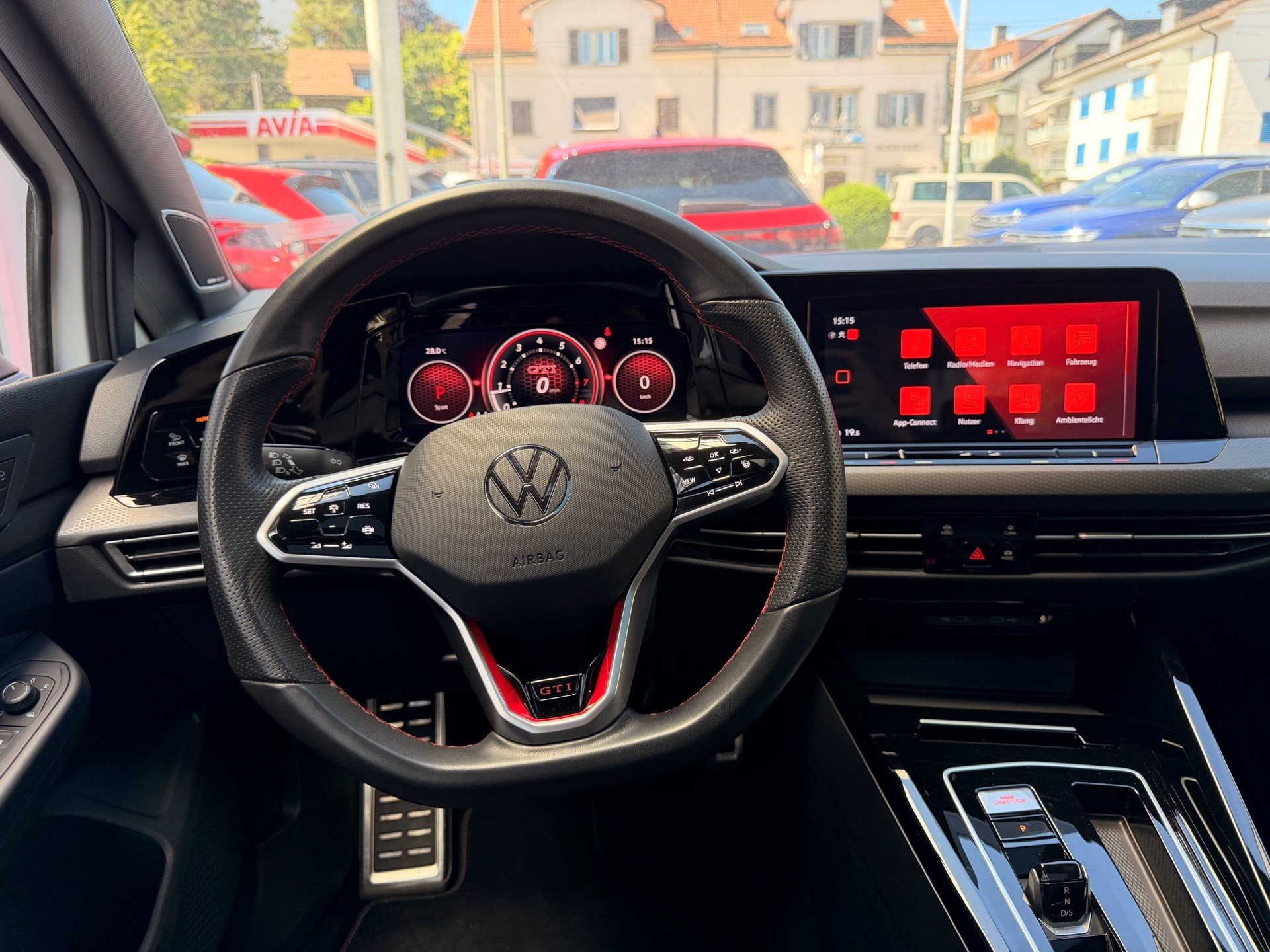 VW Golf GTI CLUBSPORT *** VOLLAUSSTATTUNG MIT AKRAPOVIC AUSPUFFANLAGE ***-image-8