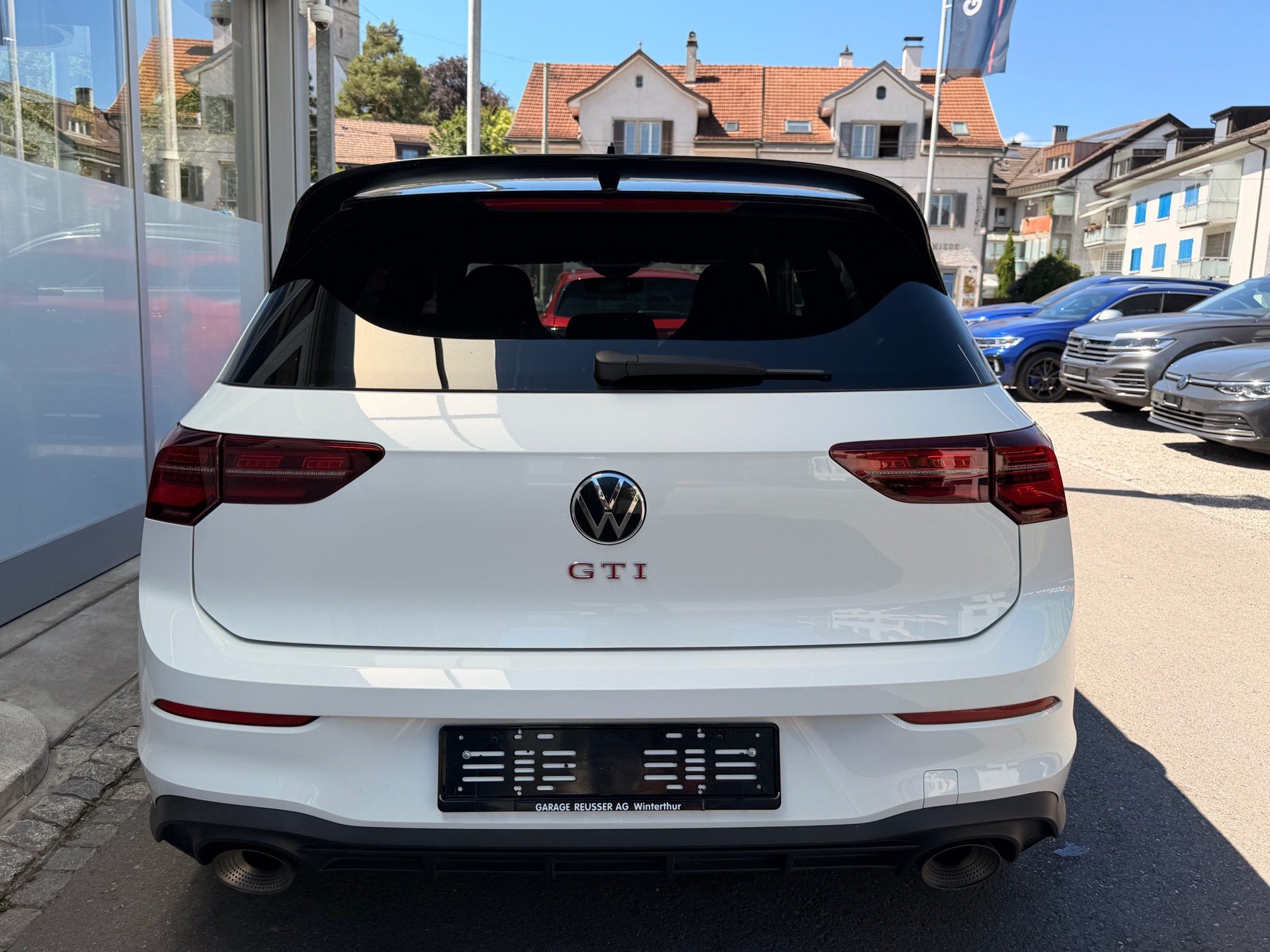 VW Golf GTI CLUBSPORT *** VOLLAUSSTATTUNG MIT AKRAPOVIC AUSPUFFANLAGE ***-image-4