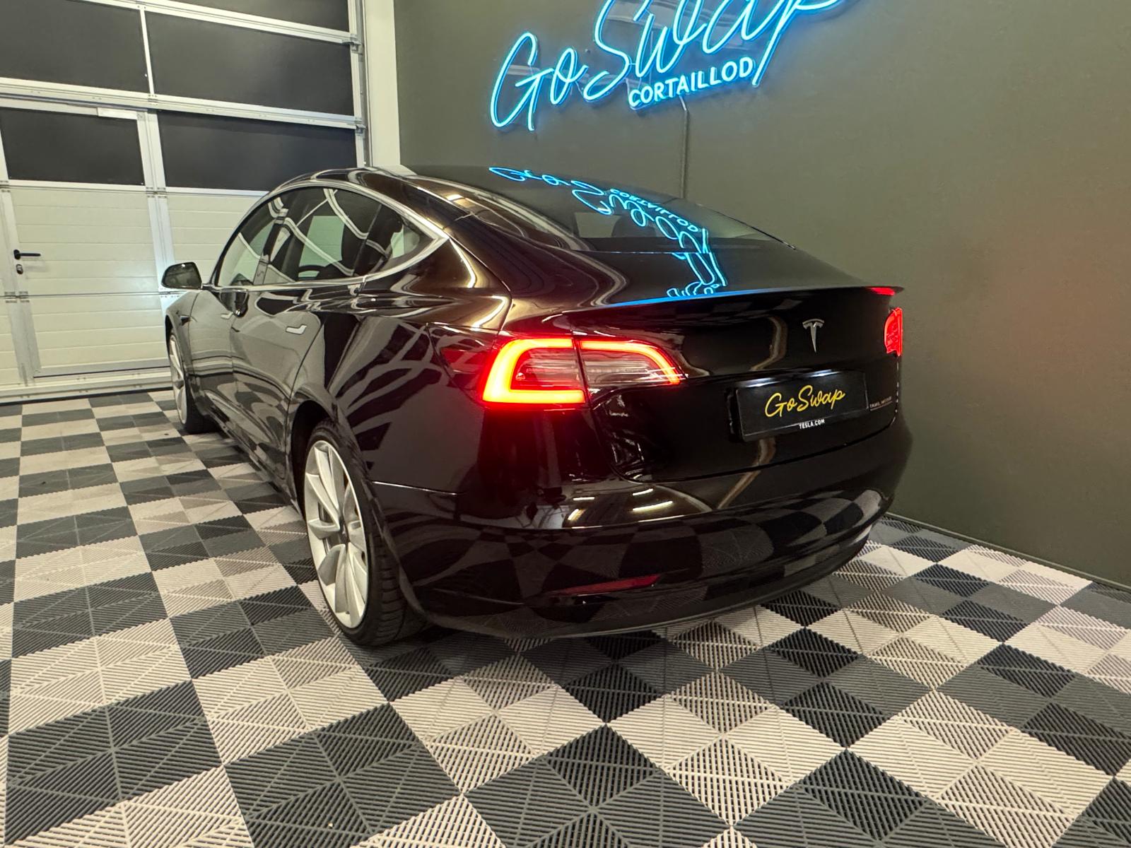 TESLA Model 3 Performance Dual Motor AWD-image-3