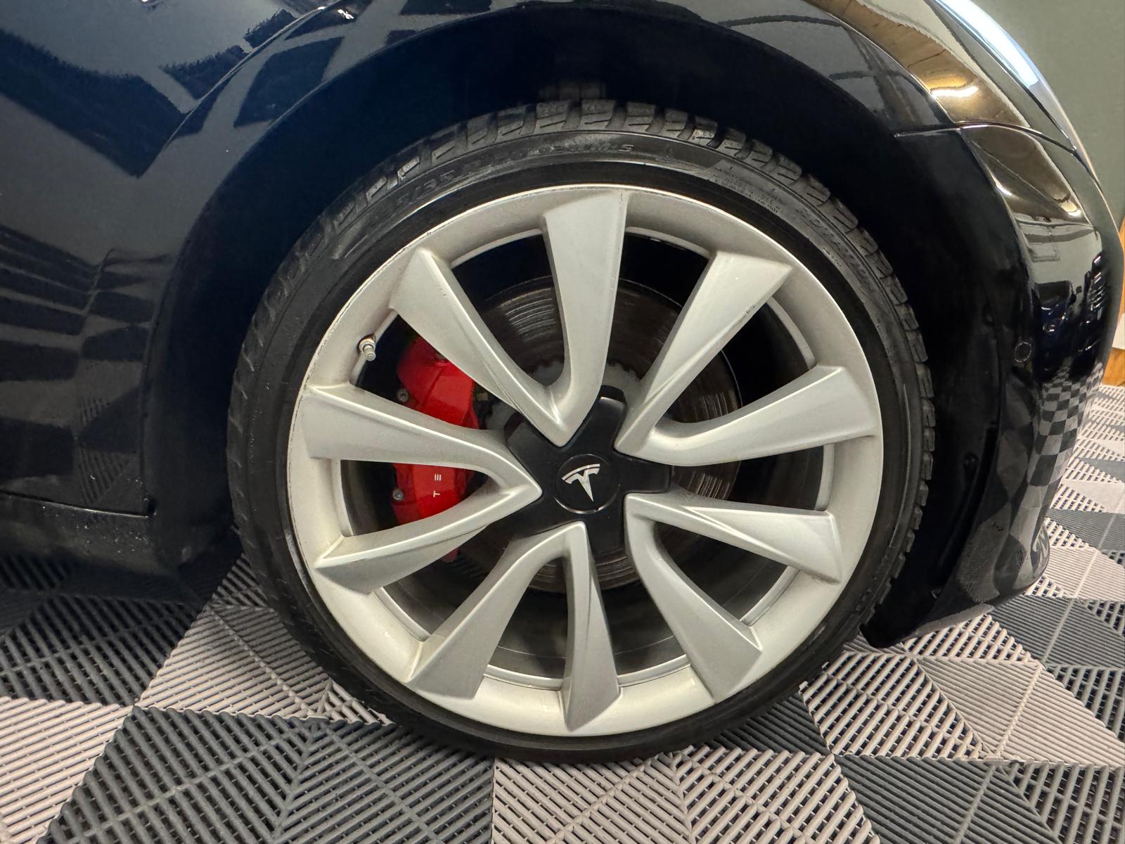 TESLA Model 3 Performance Dual Motor AWD-image-23