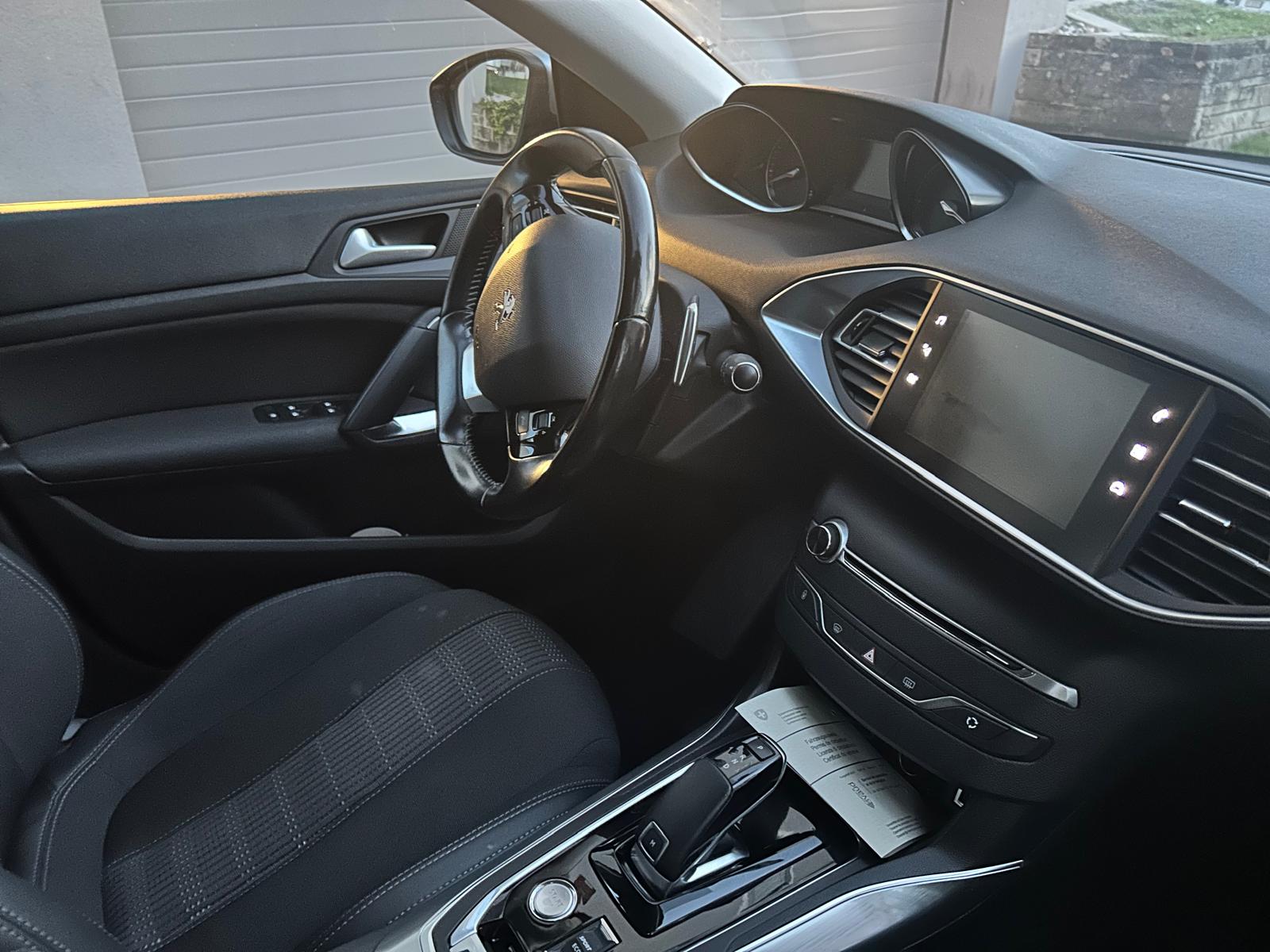 PEUGEOT 1.2 PureTech 130 Style S/S-image-2