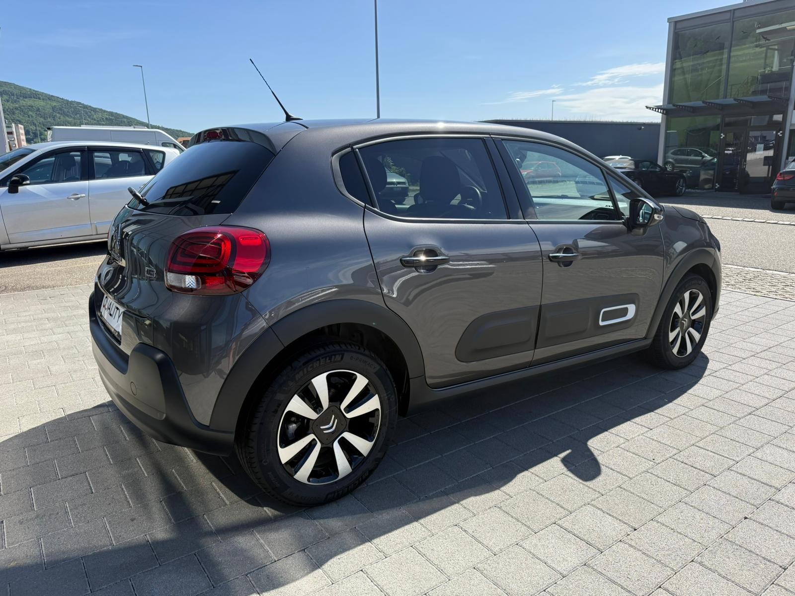 CITROEN C3 1.2i PureTech Elle EAT6-image-16