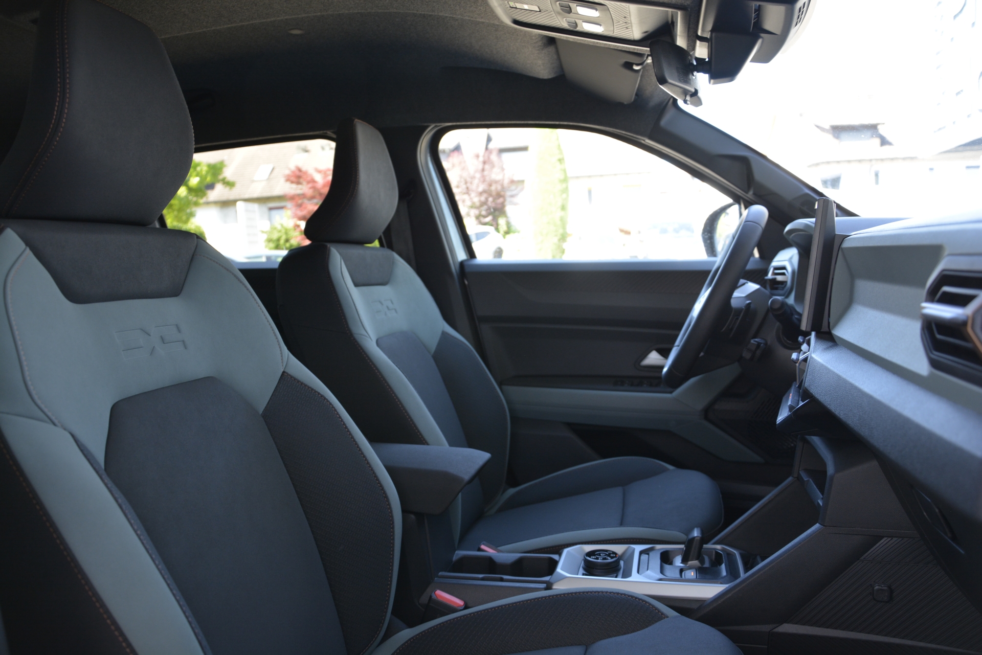 DACIA DUSTER extreme hybrid 150 4x4-image-8