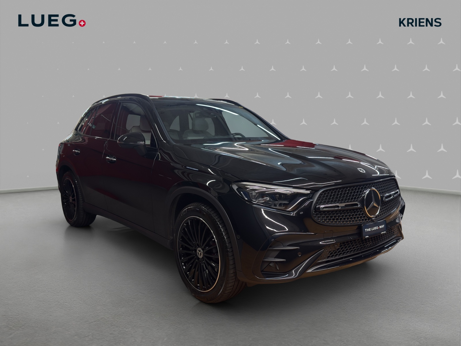 MERCEDES-BENZ GLC 300 4M - AMG / DISTRONIC / 360 Grad Kamera / Standheizung-image-4
