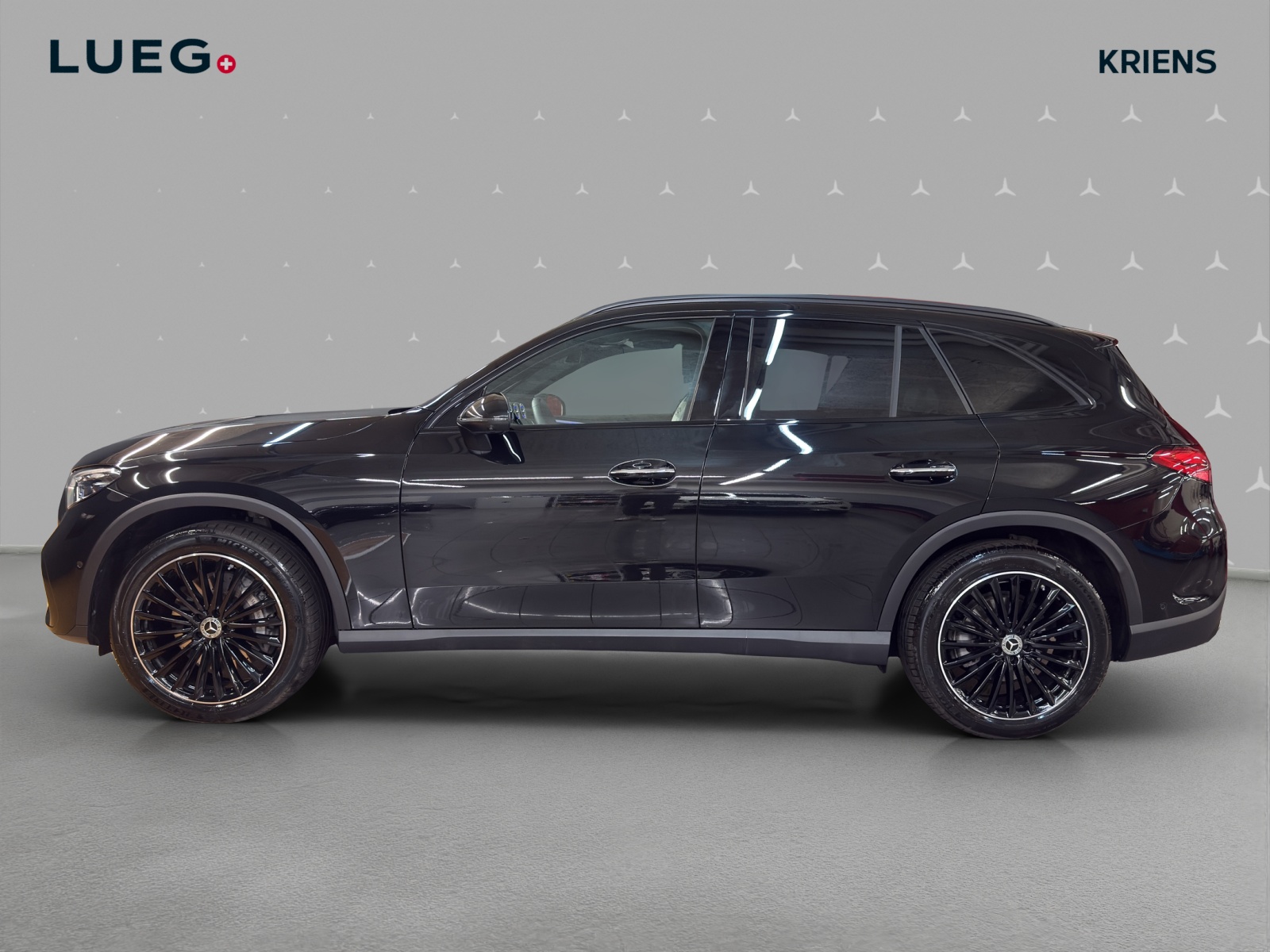 MERCEDES-BENZ GLC 300 4M - AMG / DISTRONIC / 360 Grad Kamera / Standheizung-image-1