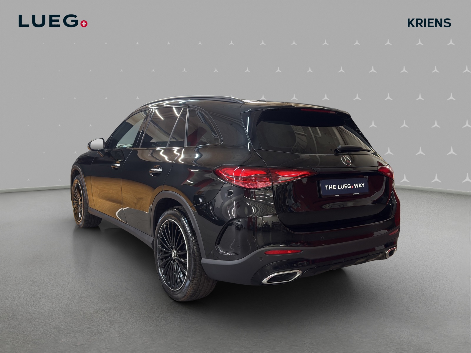 MERCEDES-BENZ GLC 300 4M - AMG / DISTRONIC / 360 Grad Kamera / Standheizung-image-2