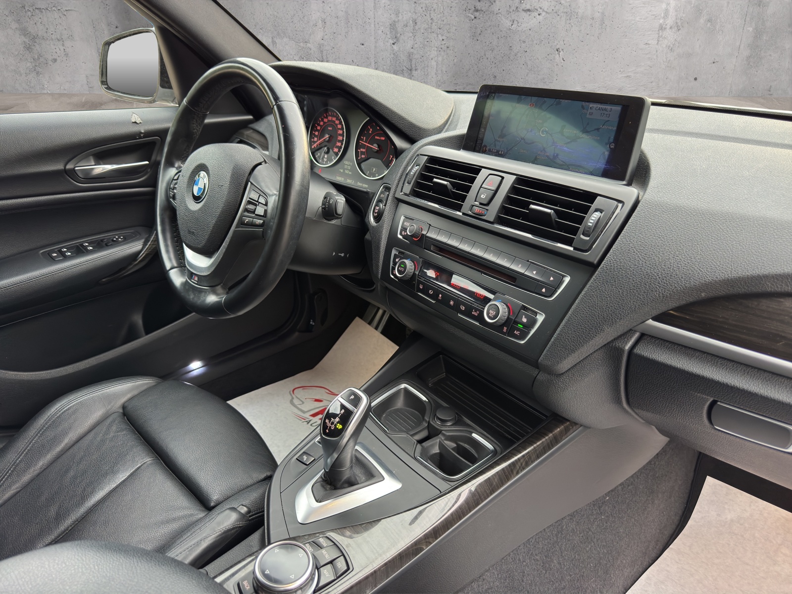 BMW M135i Steptronic-image-12