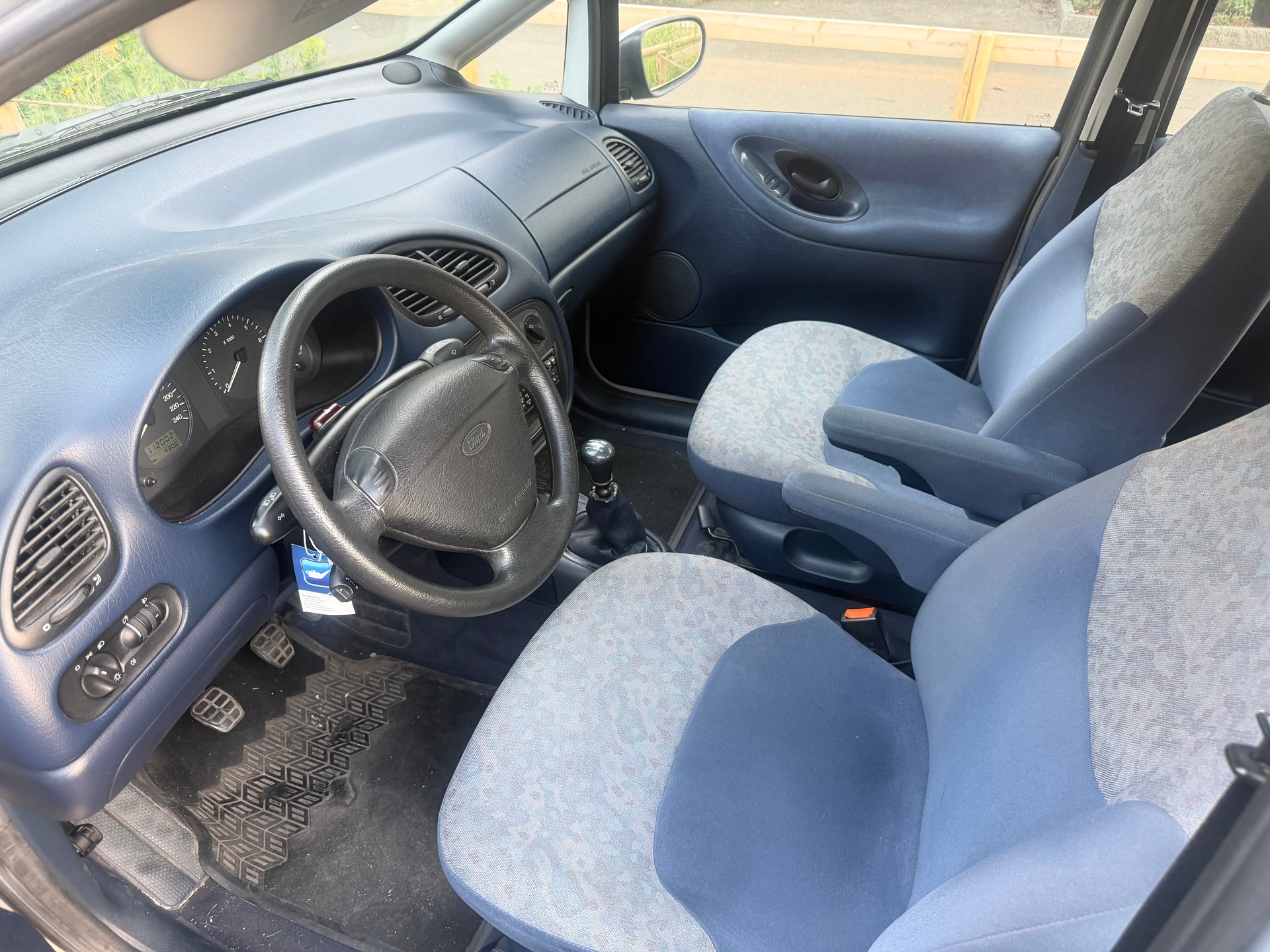 FORD Galaxy 2.0i Suisse Equipe-image-4