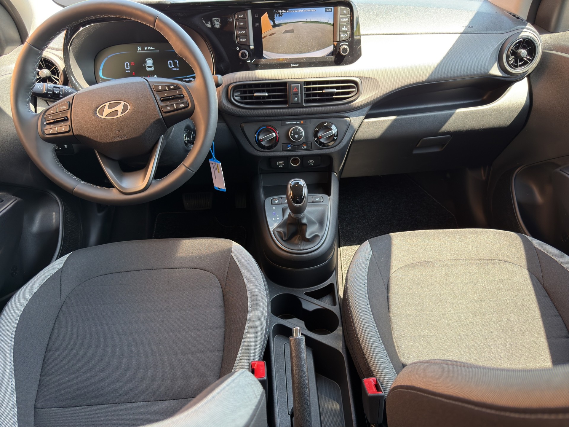 HYUNDAI i10 1.2 Amplia Aut.-image-10