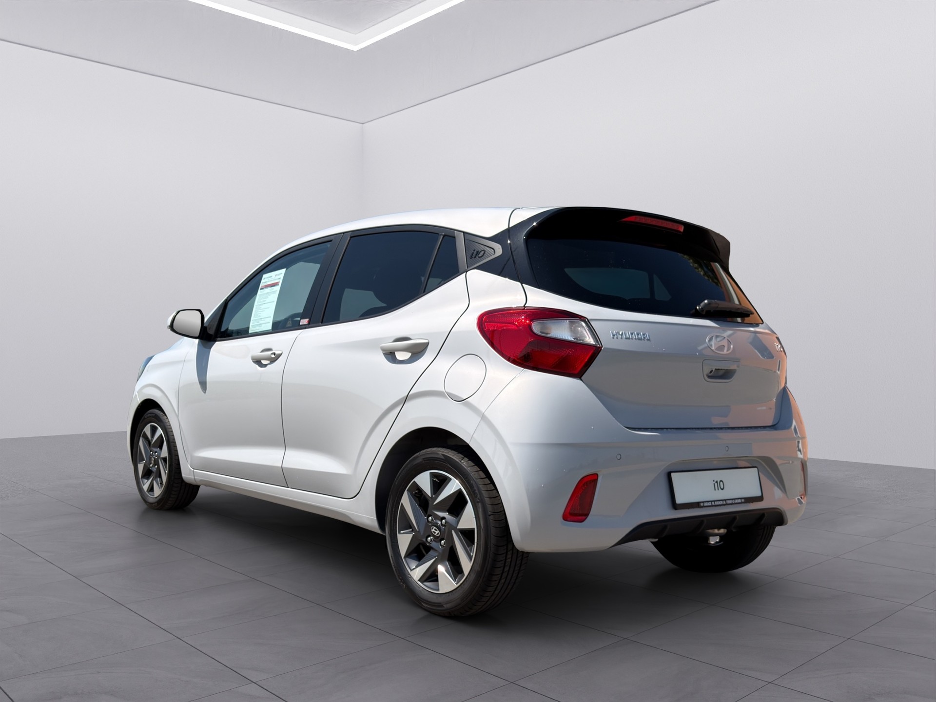 HYUNDAI i10 1.2 Amplia Aut.-image-2