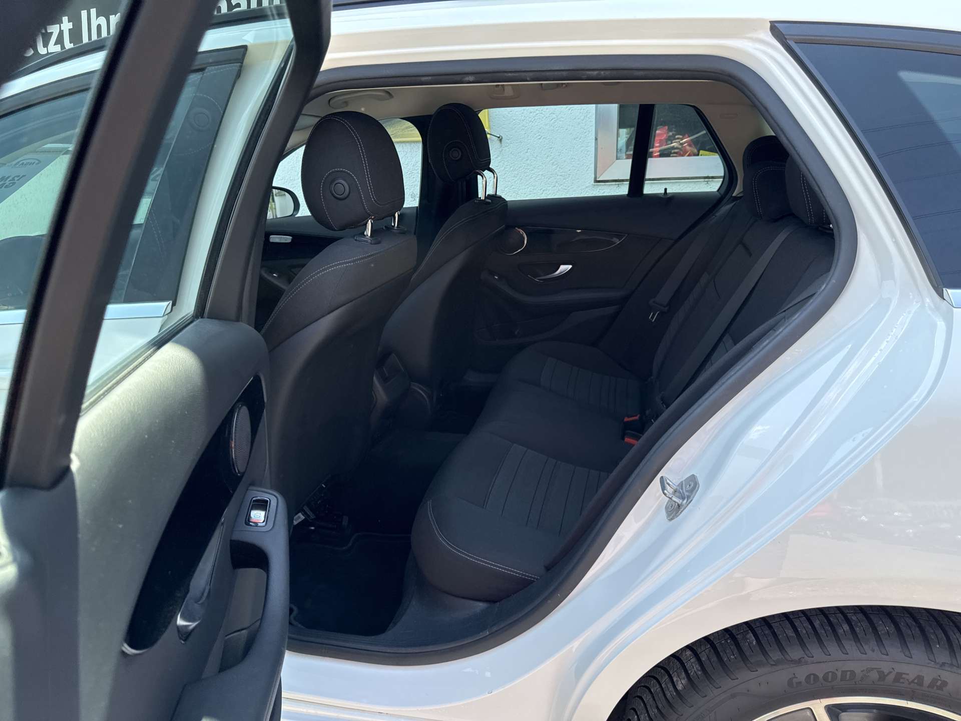 MERCEDES-BENZ C 220 d 4Matic G-Tronic Automat-image-7