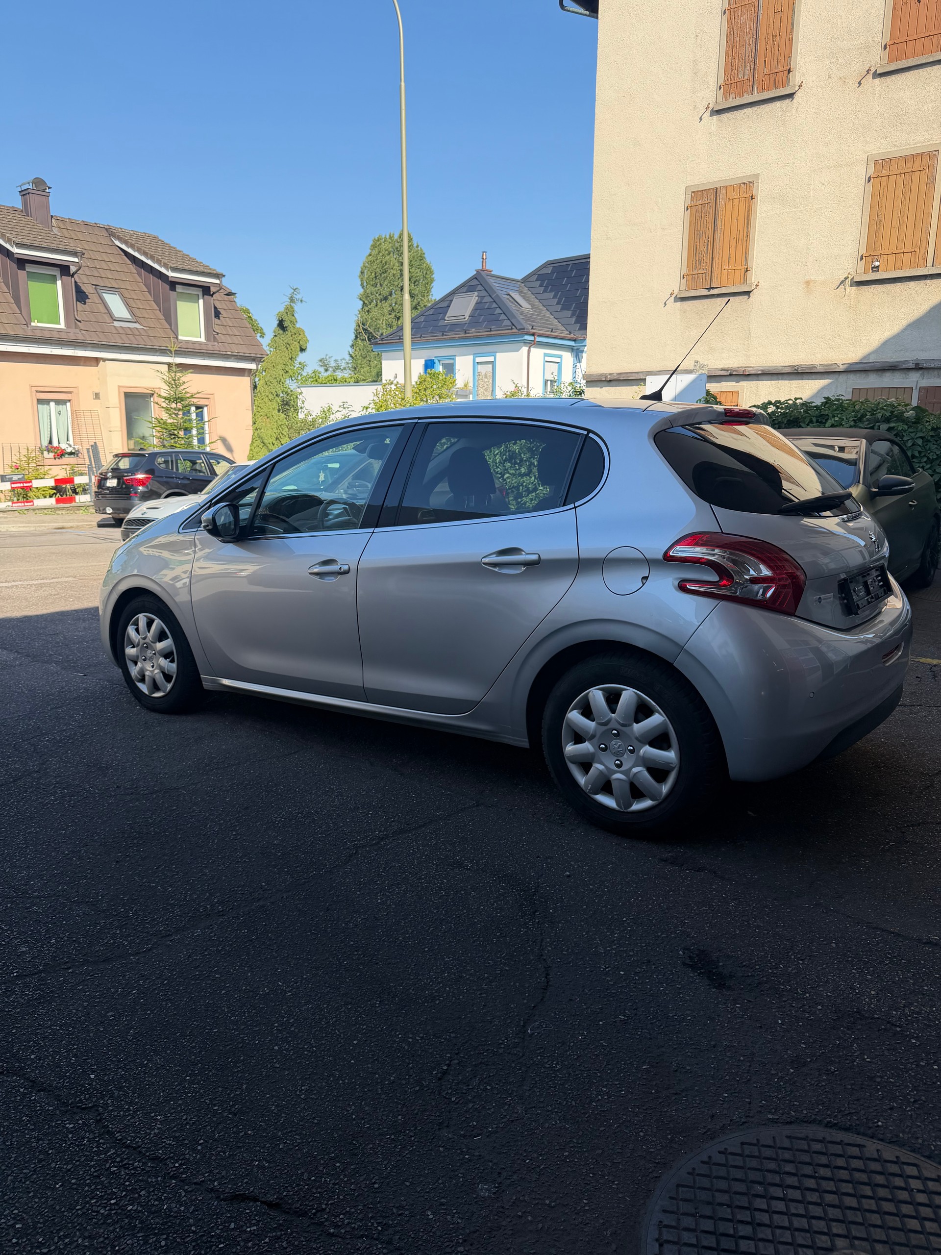 PEUGEOT 208 1.6 VTI Roland Garros Automatik-image-1