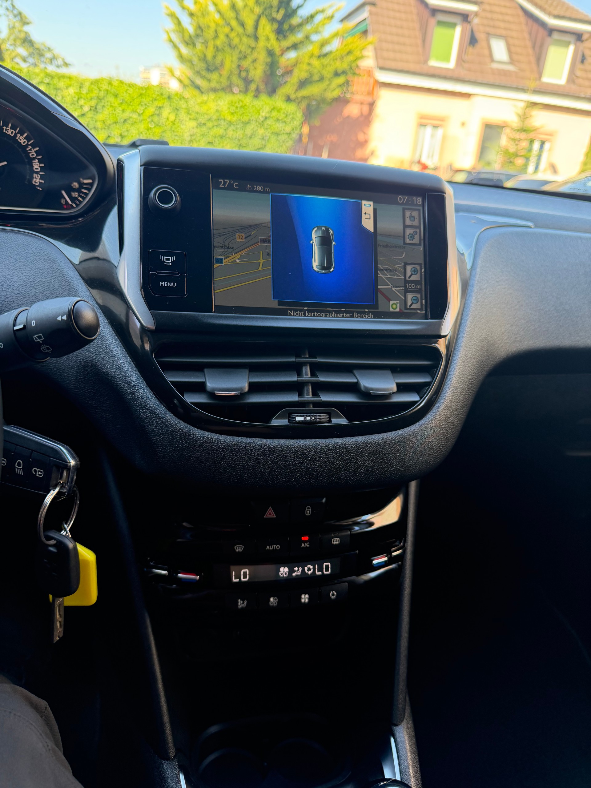 PEUGEOT 208 1.6 VTI Roland Garros Automatik-image-8