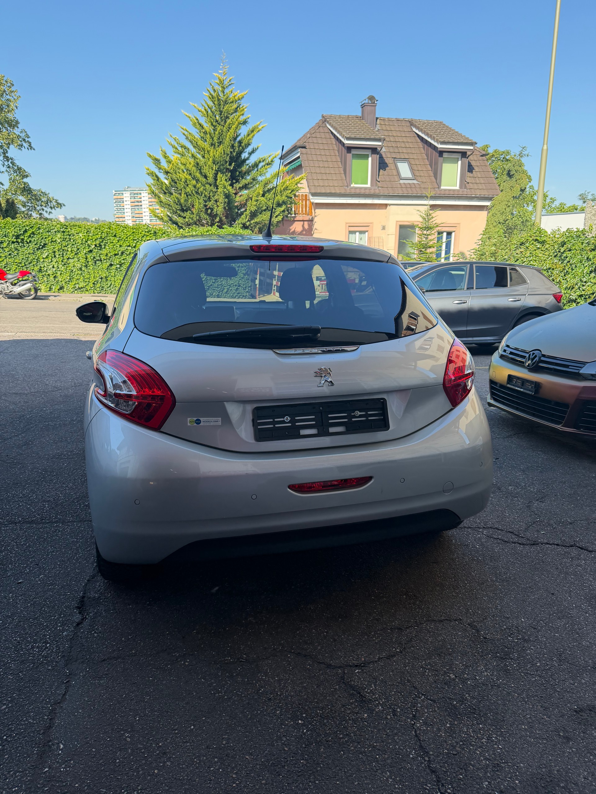 PEUGEOT 208 1.6 VTI Roland Garros Automatik-image-2
