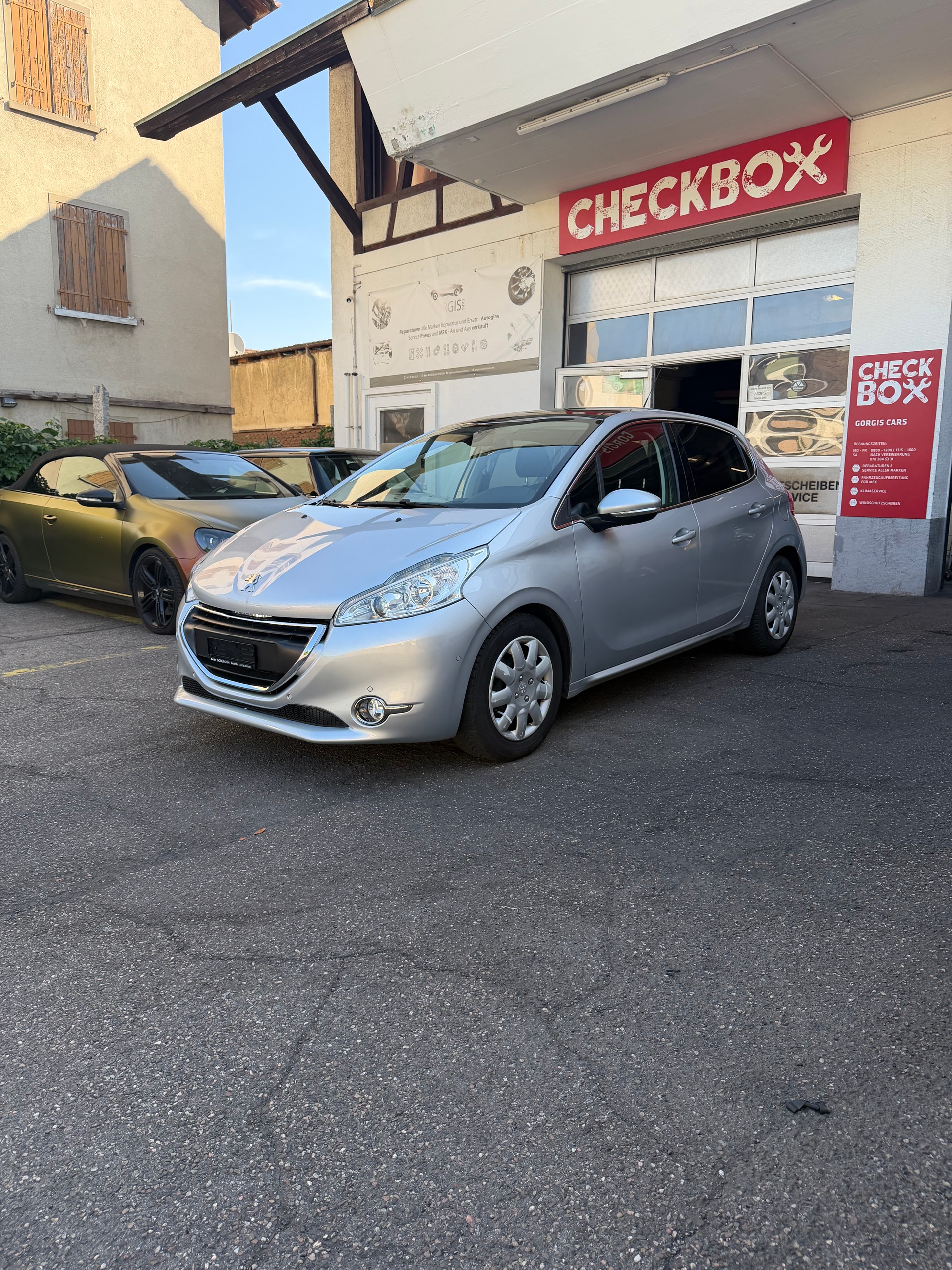 PEUGEOT 208 1.6 VTI Roland Garros Automatik-image-0