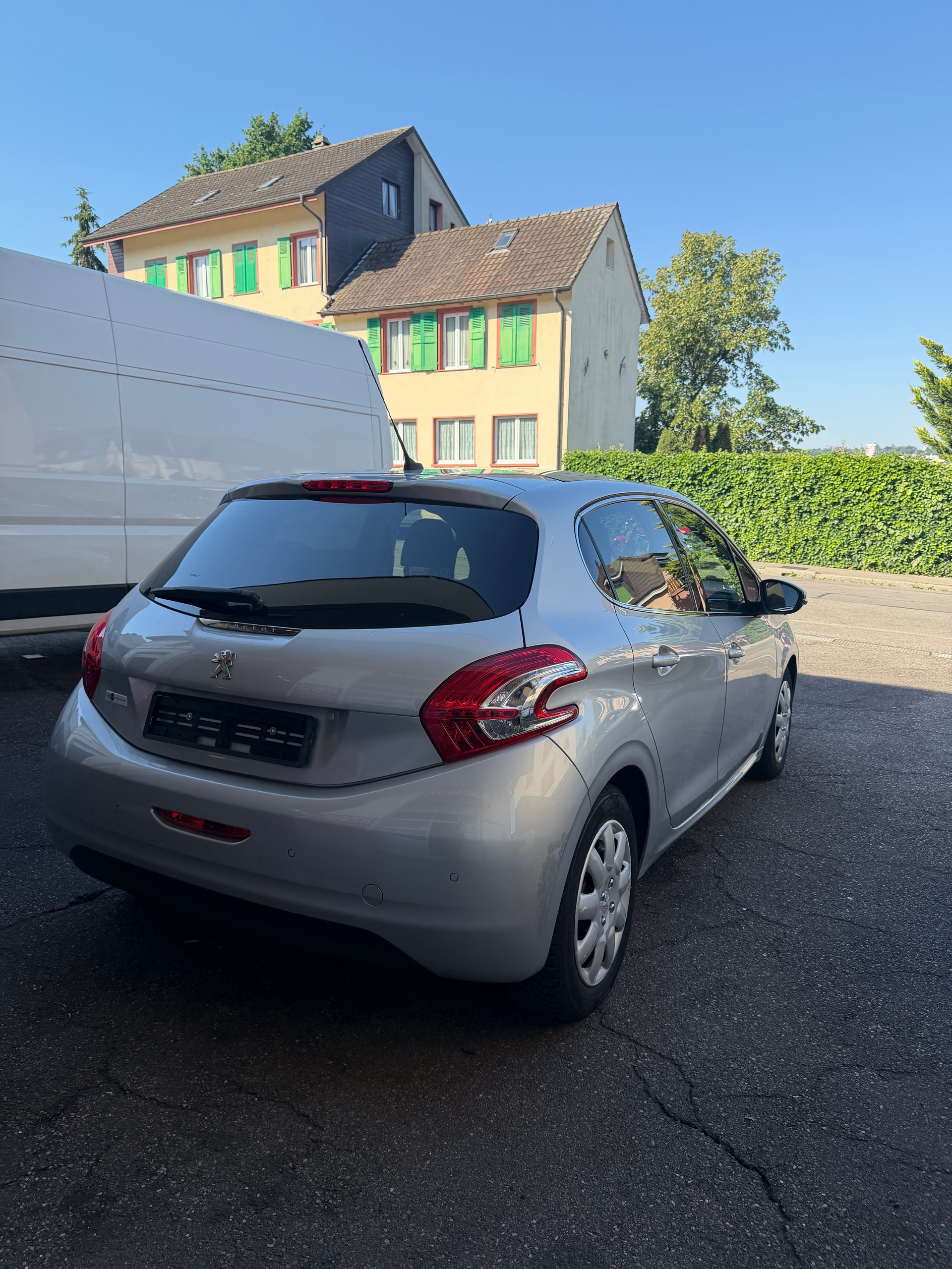PEUGEOT 208 1.6 VTI Roland Garros Automatik-image-3
