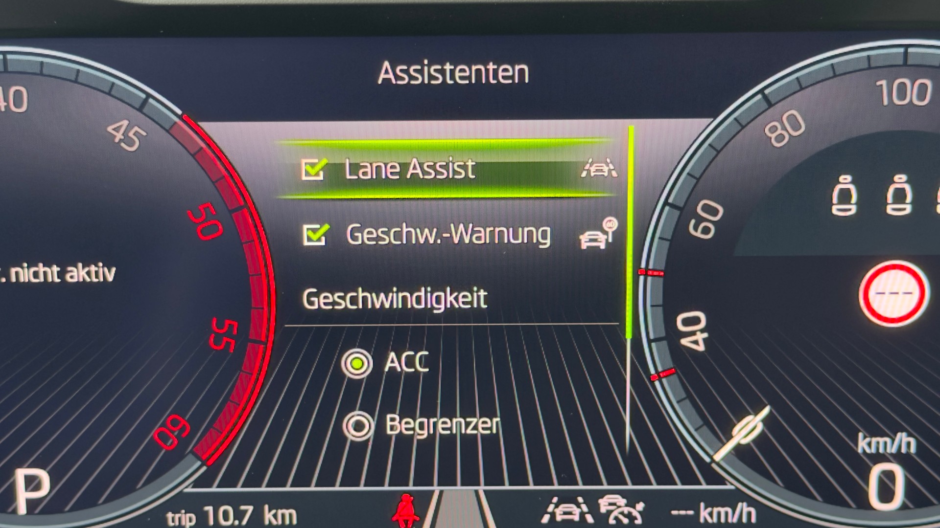 SKODA Karoq DY 2.0TDI 150PS 7DSG 4X4 2000ccm 150PS/110kW 4 Zylinder TDI Diesel-image-12