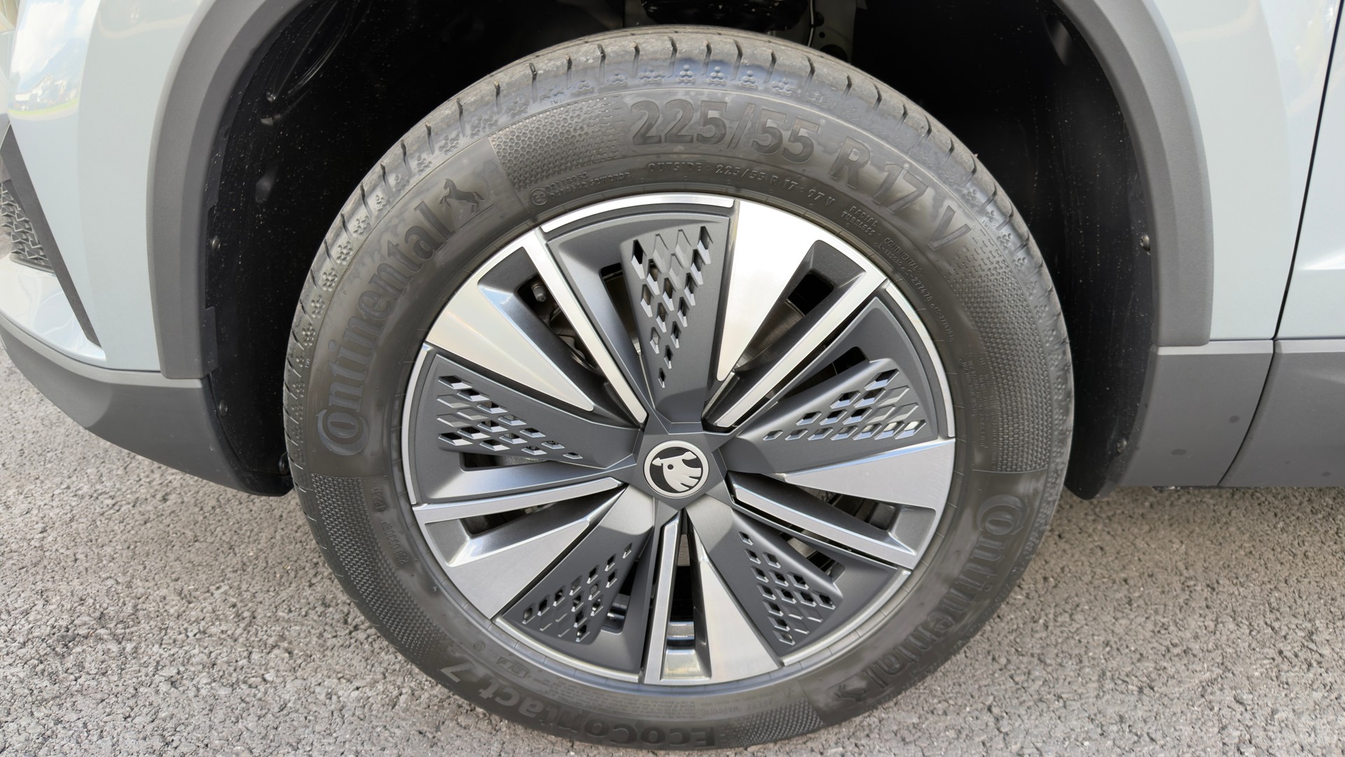 SKODA Karoq DY 2.0TDI 150PS 7DSG 4X4 2000ccm 150PS/110kW 4 Zylinder TDI Diesel-image-3