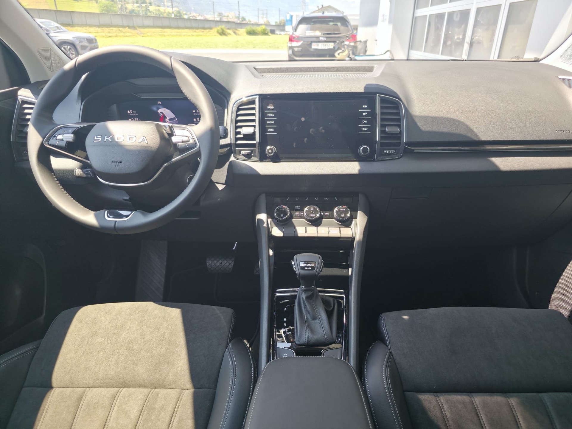 SKODA Karoq DY 2.0TDI 150PS 7DSG 4X4 2000ccm 150PS/110kW 4 Zylinder TDI Diesel-image-6