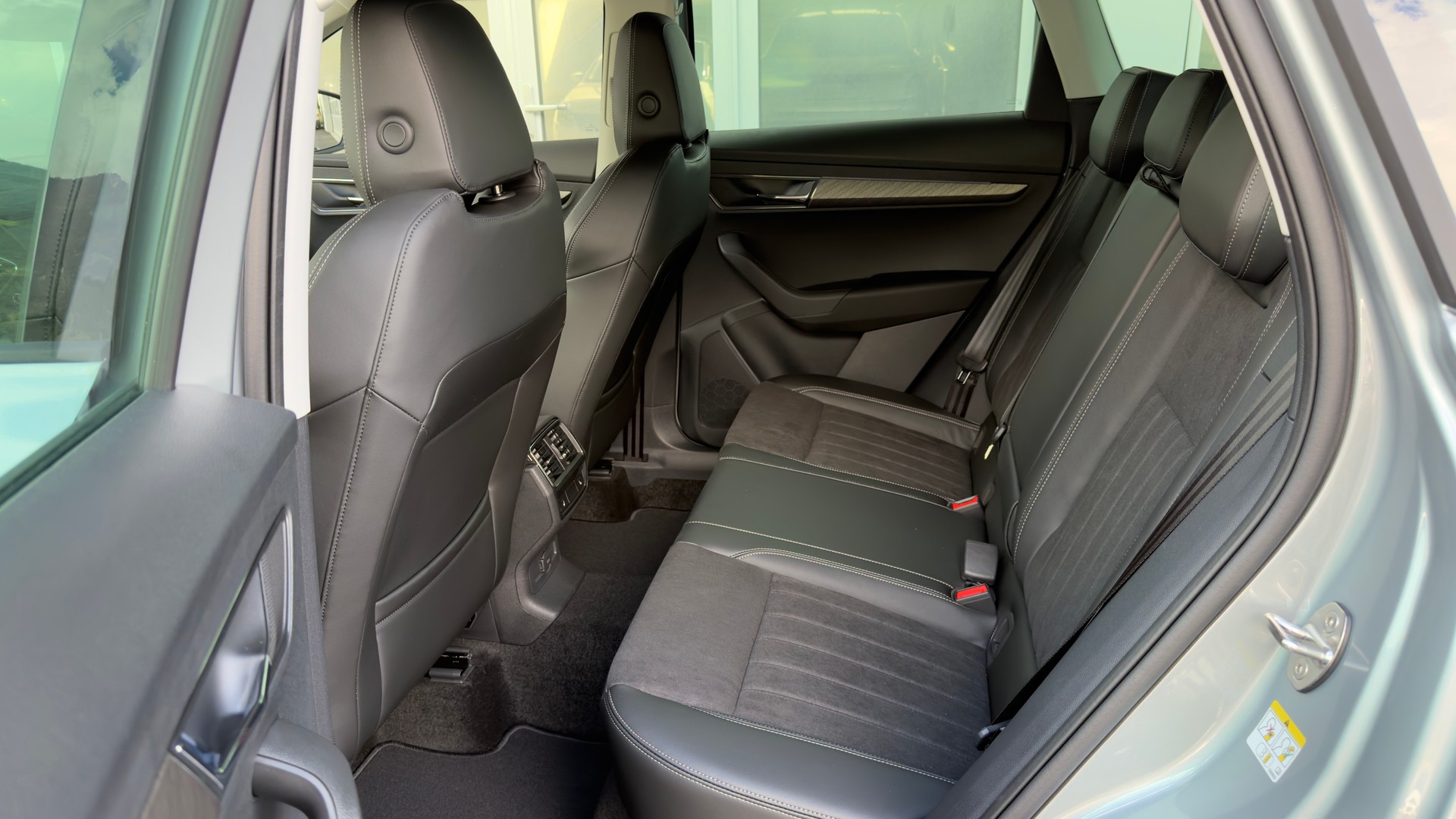 SKODA Karoq DY 2.0TDI 150PS 7DSG 4X4 2000ccm 150PS/110kW 4 Zylinder TDI Diesel-image-8