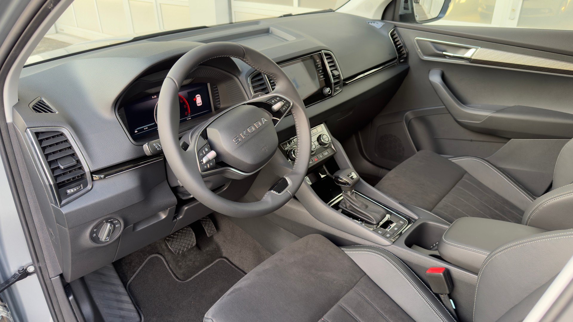 SKODA Karoq DY 2.0TDI 150PS 7DSG 4X4 2000ccm 150PS/110kW 4 Zylinder TDI Diesel-image-11