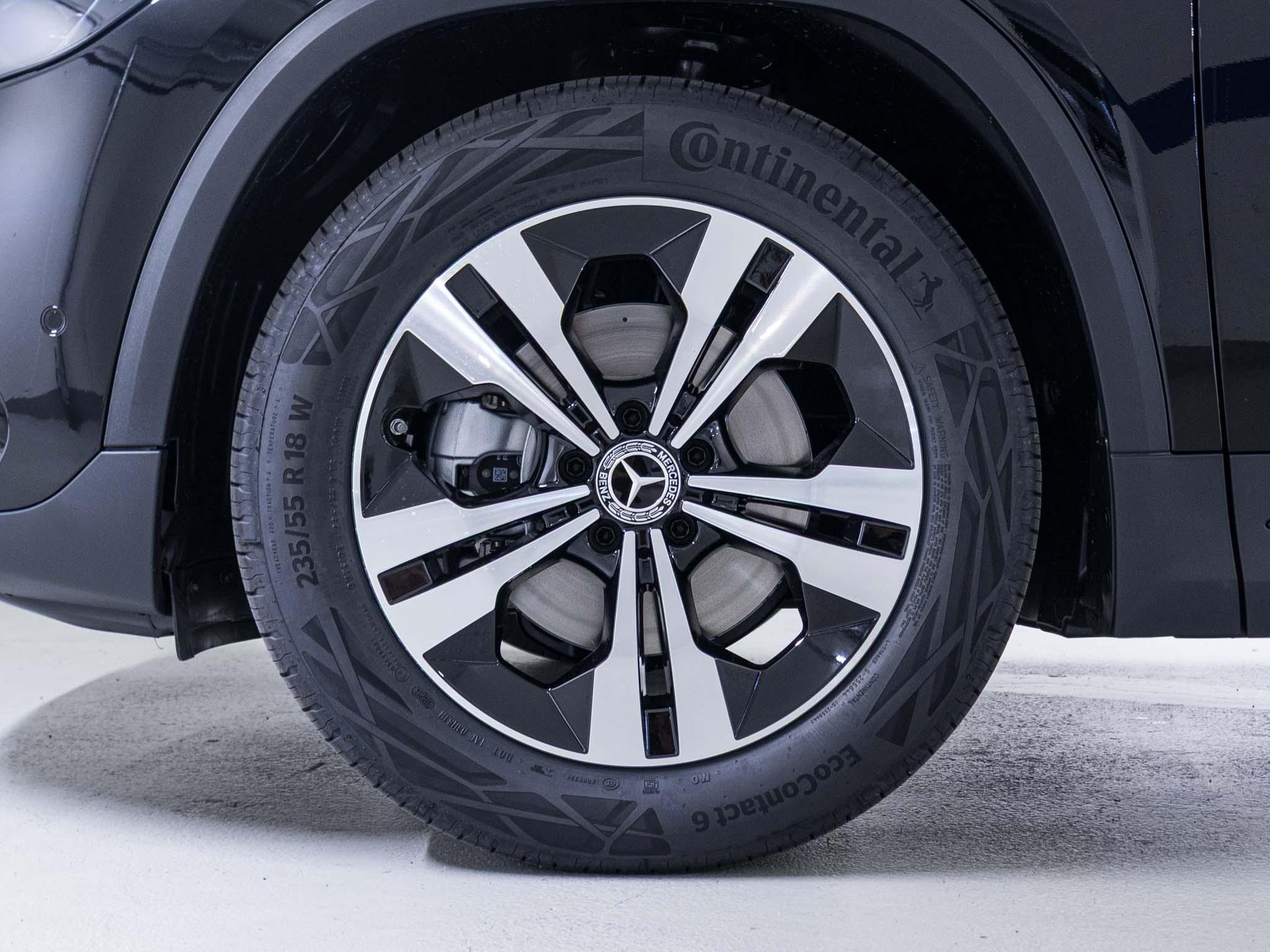 MERCEDES-BENZ GLA 200 "Night Star"-image-12