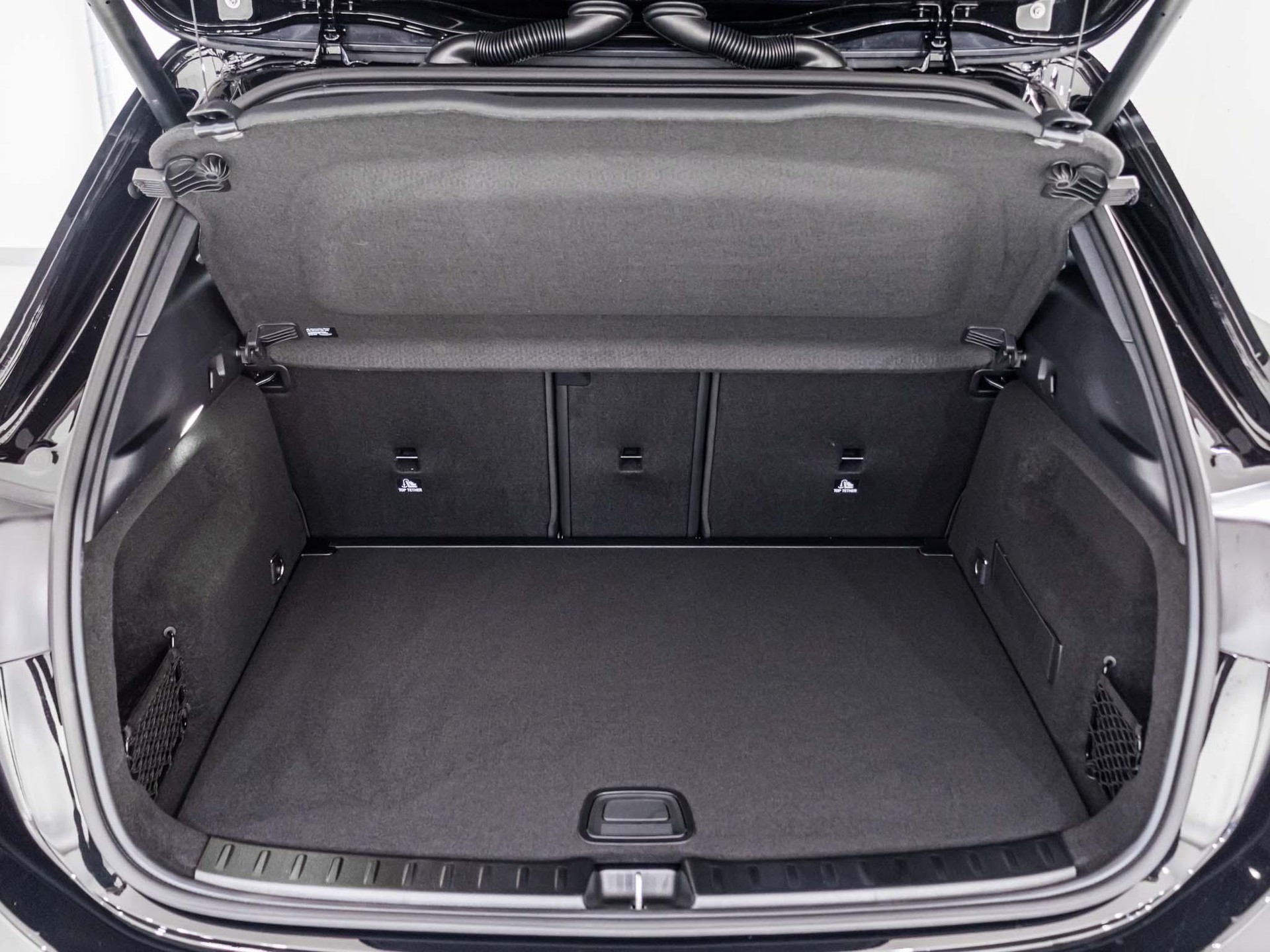 MERCEDES-BENZ GLA 200 "Night Star"-image-11