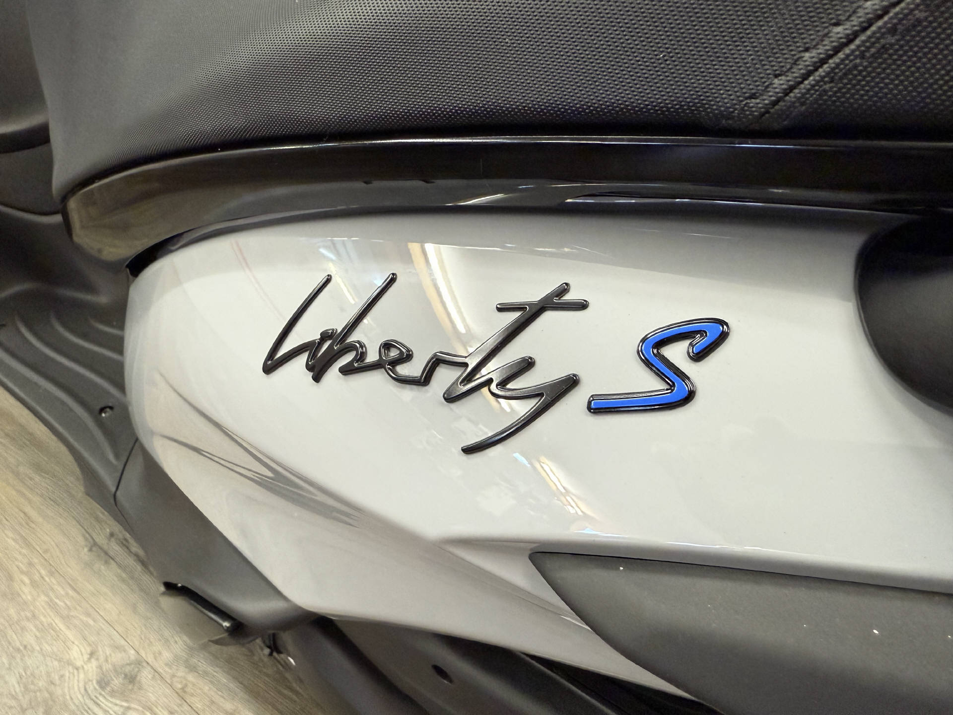 PIAGGIO Medley 125 Sport E5+-showroom-element-1