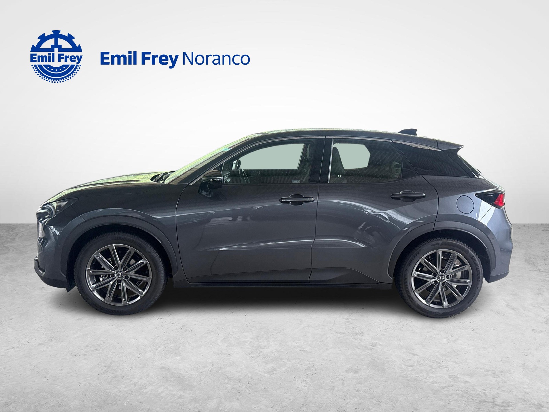 LEXUS LBX 1.5 Hybrid Relax AWD - Pneumatici invernali & Servizi inclusi-showroom-element-1