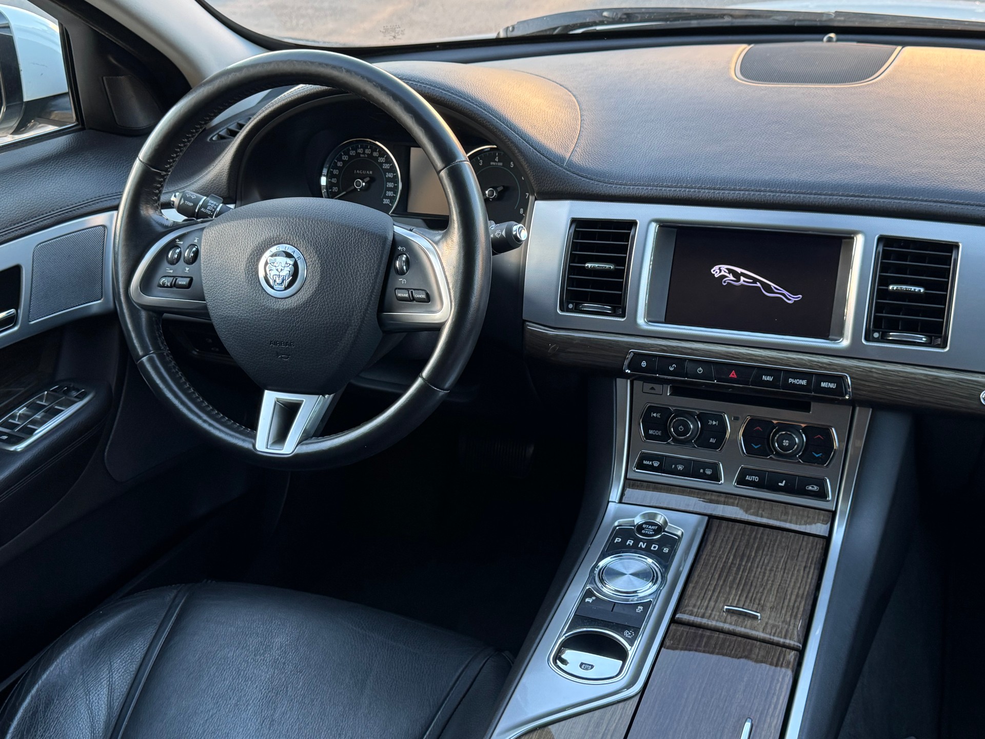 JAGUAR 2.0 Ti Luxury-image-4