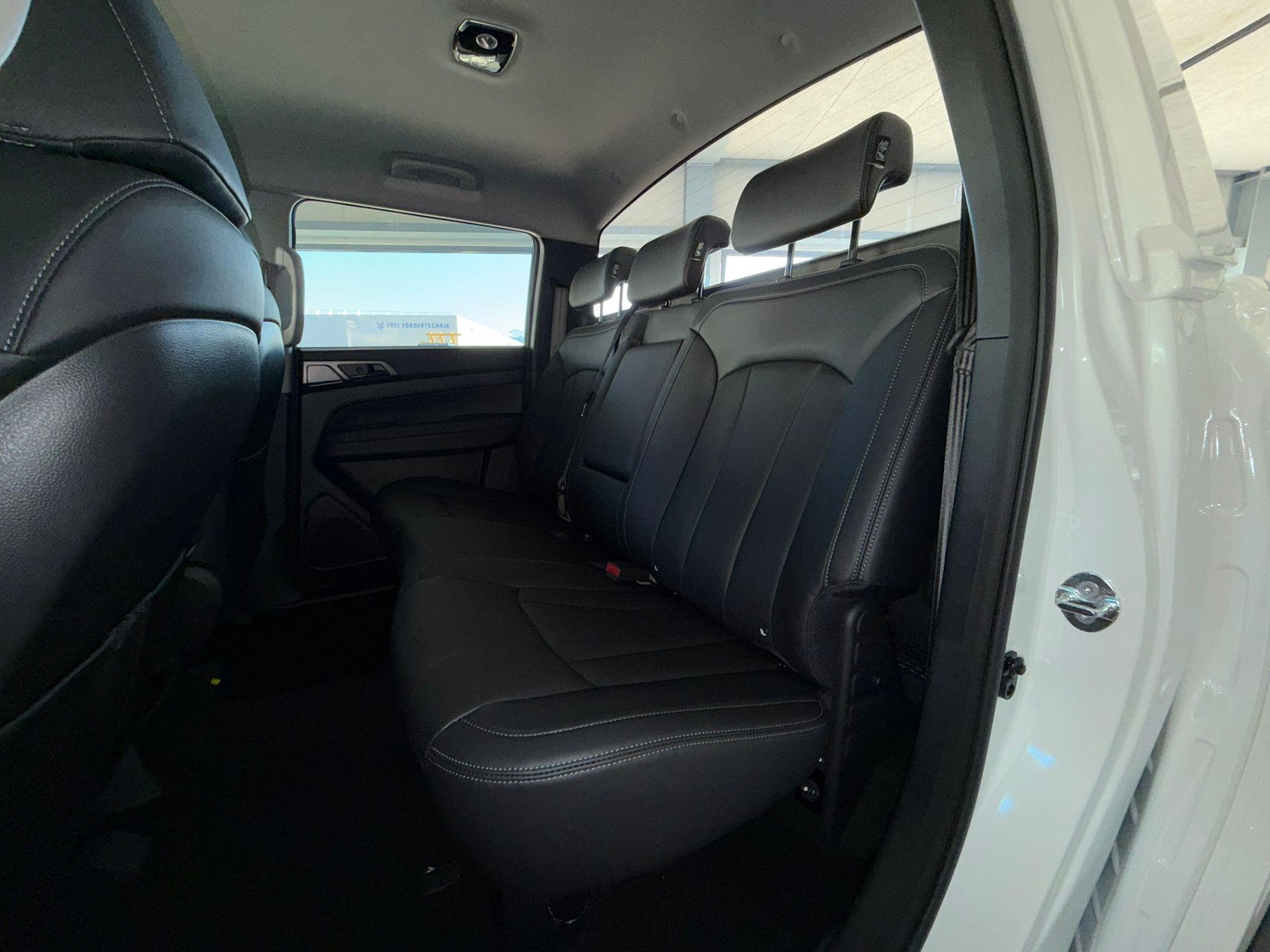KGM-SsangYong Grand Musso 2.2 e-XDI Titanium-image-8