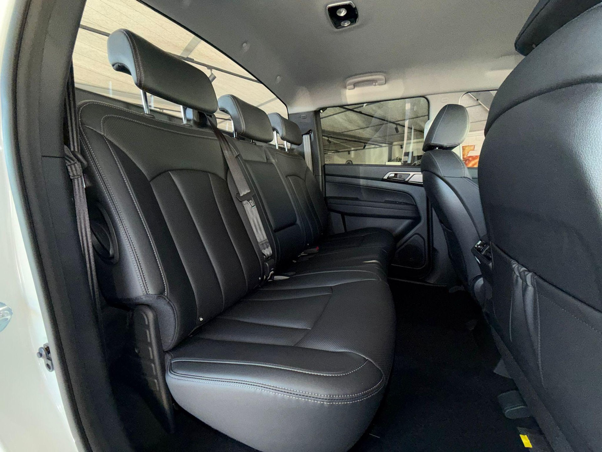 KGM-SsangYong Grand Musso 2.2 e-XDI Titanium-image-9