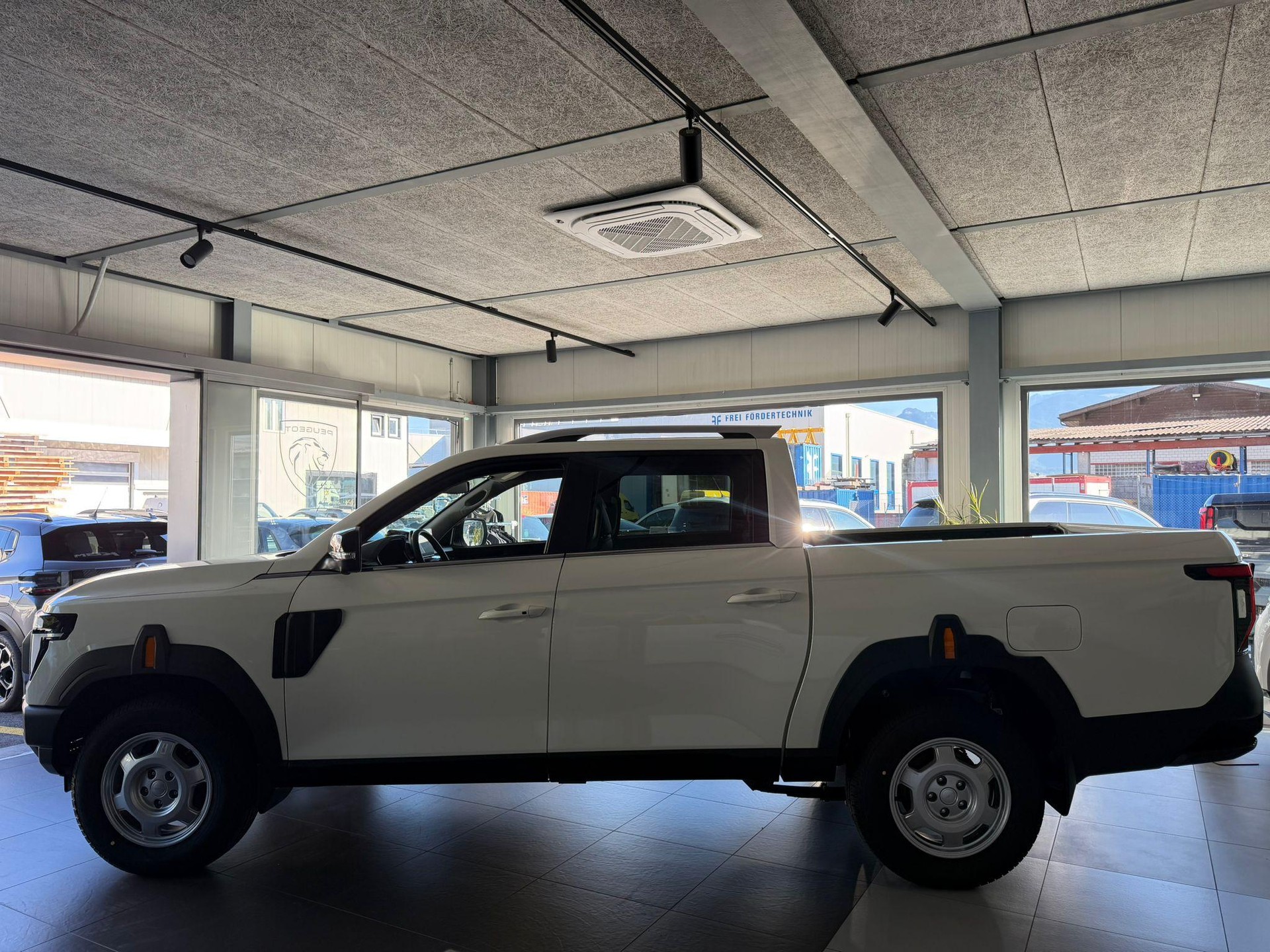 KGM-SsangYong Grand Musso 2.2 e-XDI Titanium-image-1