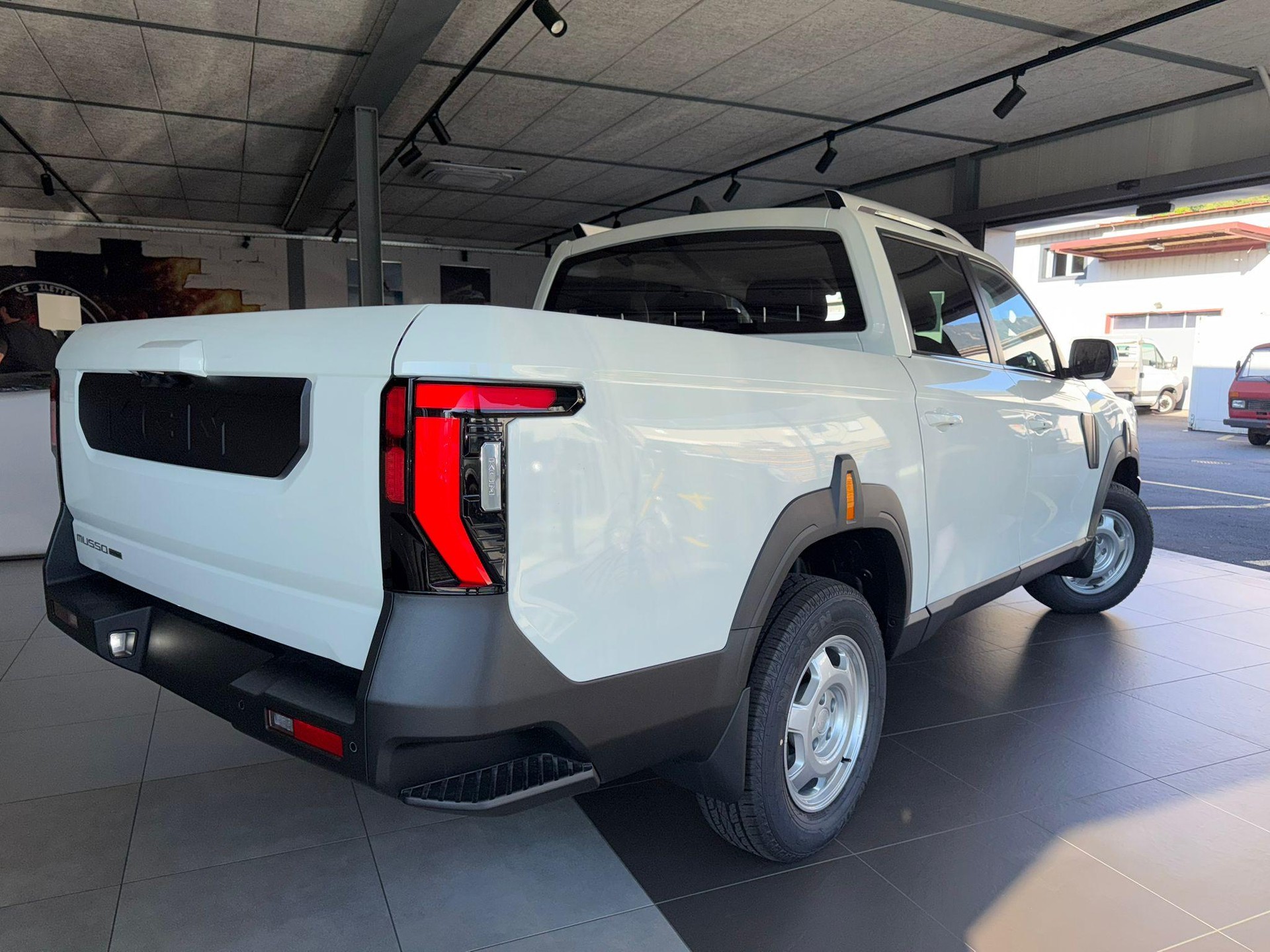 KGM-SsangYong Grand Musso 2.2 e-XDI Titanium-image-4