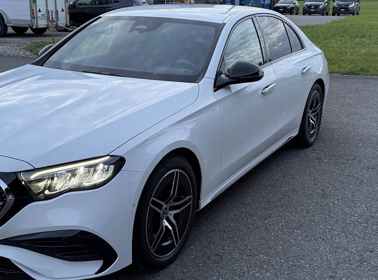 MERCEDES-BENZ E 200 AMG-image-1