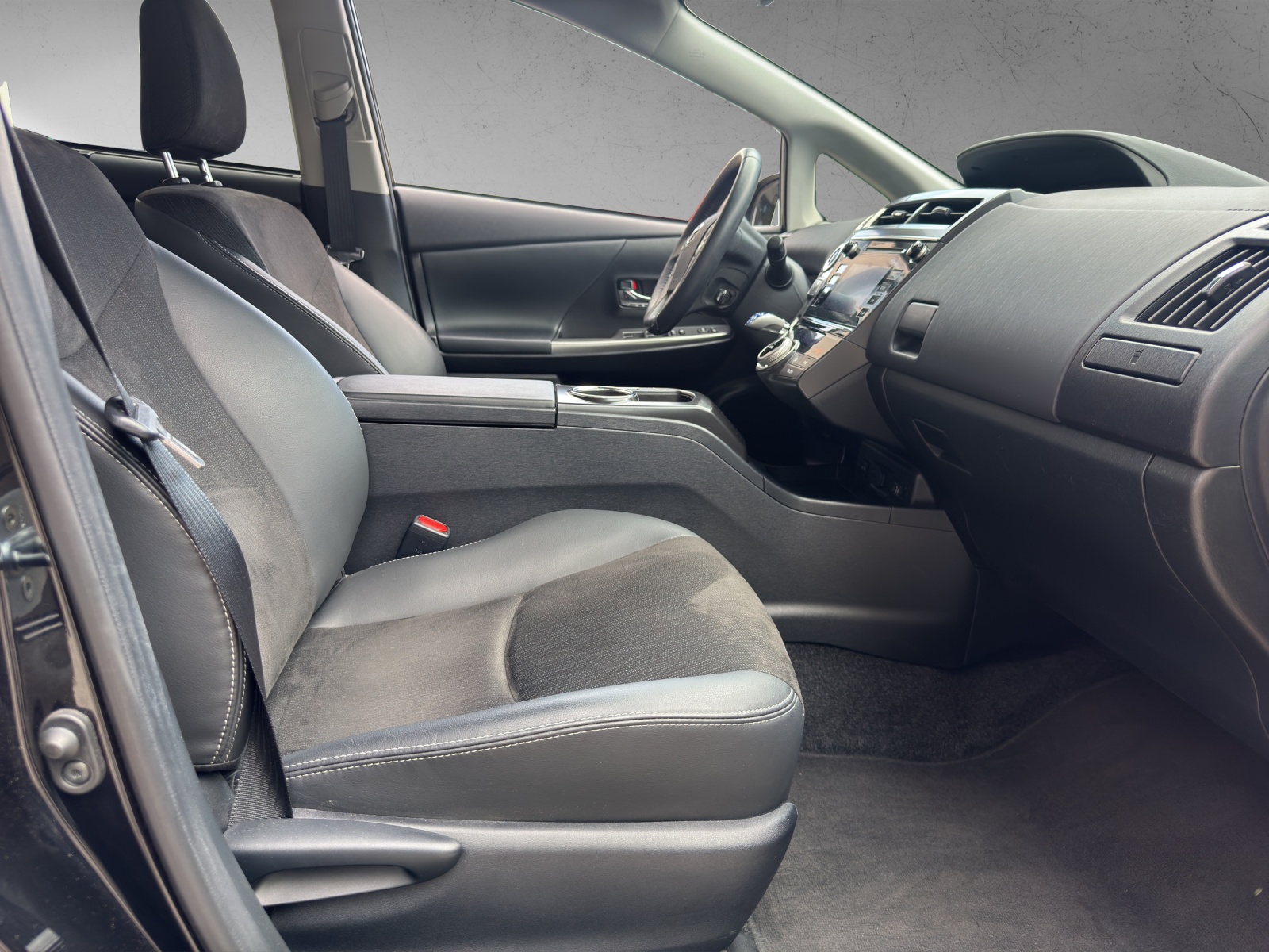 TOYOTA Prius+ 1.8 VVT-i HSD Comfort-image-12