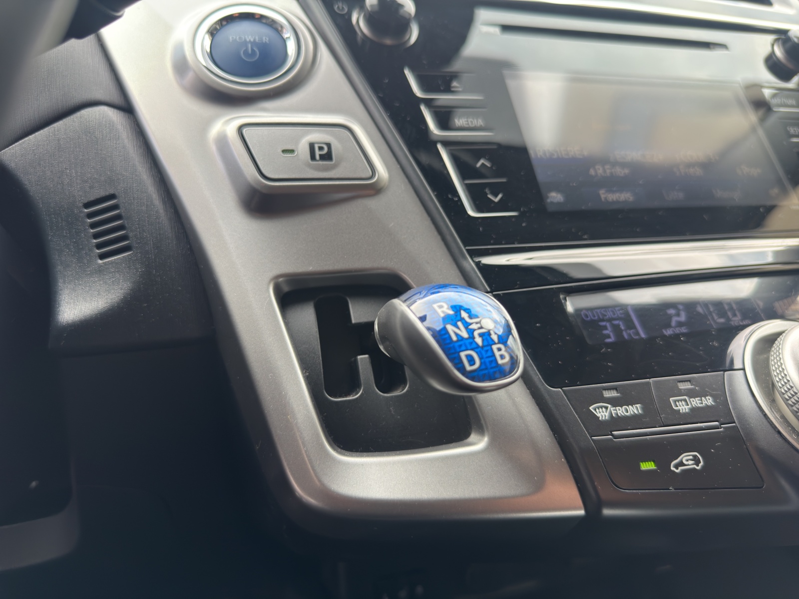 TOYOTA Prius+ 1.8 VVT-i HSD Comfort-image-9
