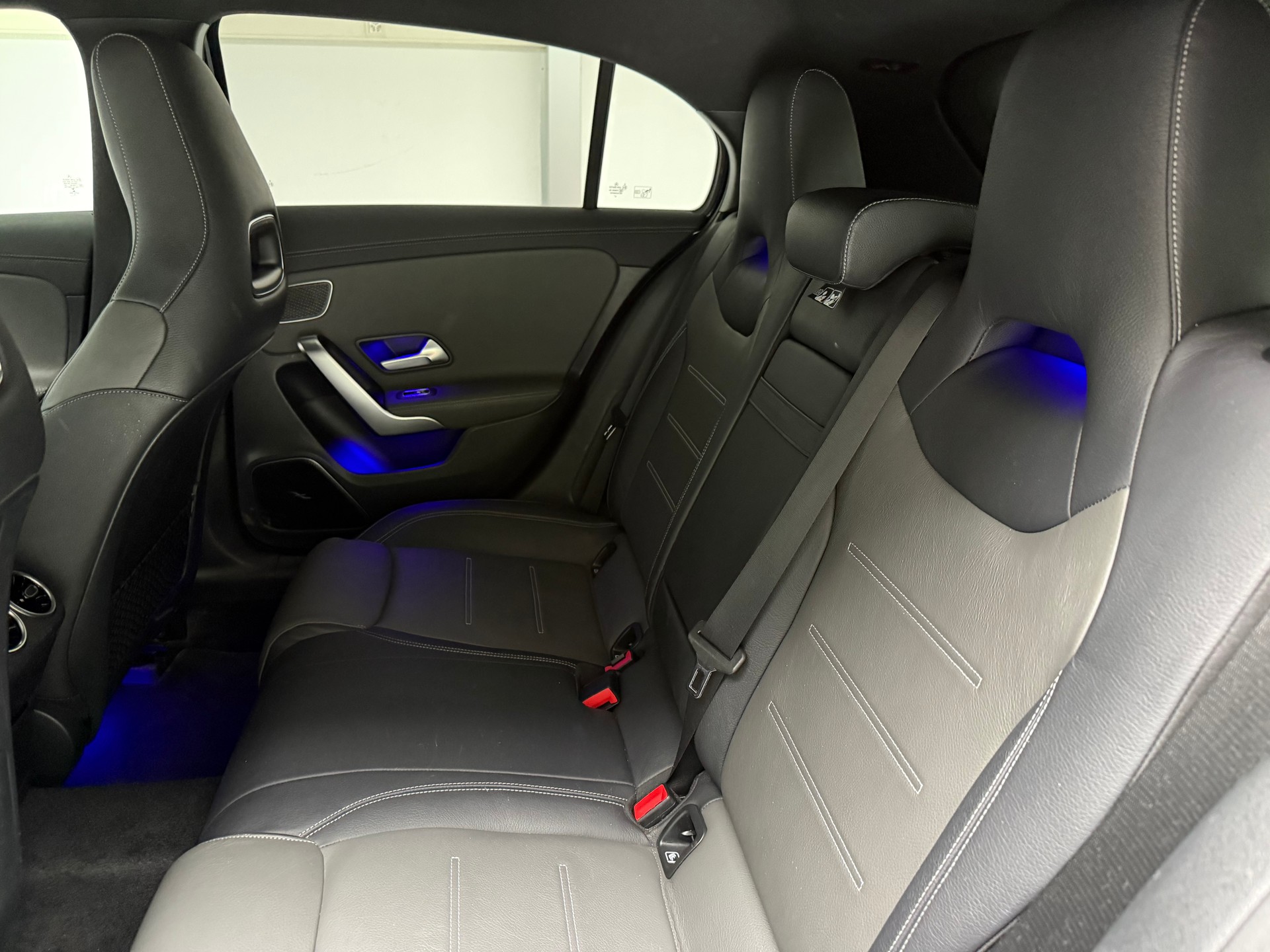 MERCEDES-BENZ A 250 4Matic AMG Line 4Matic 7G-DCT-image-11