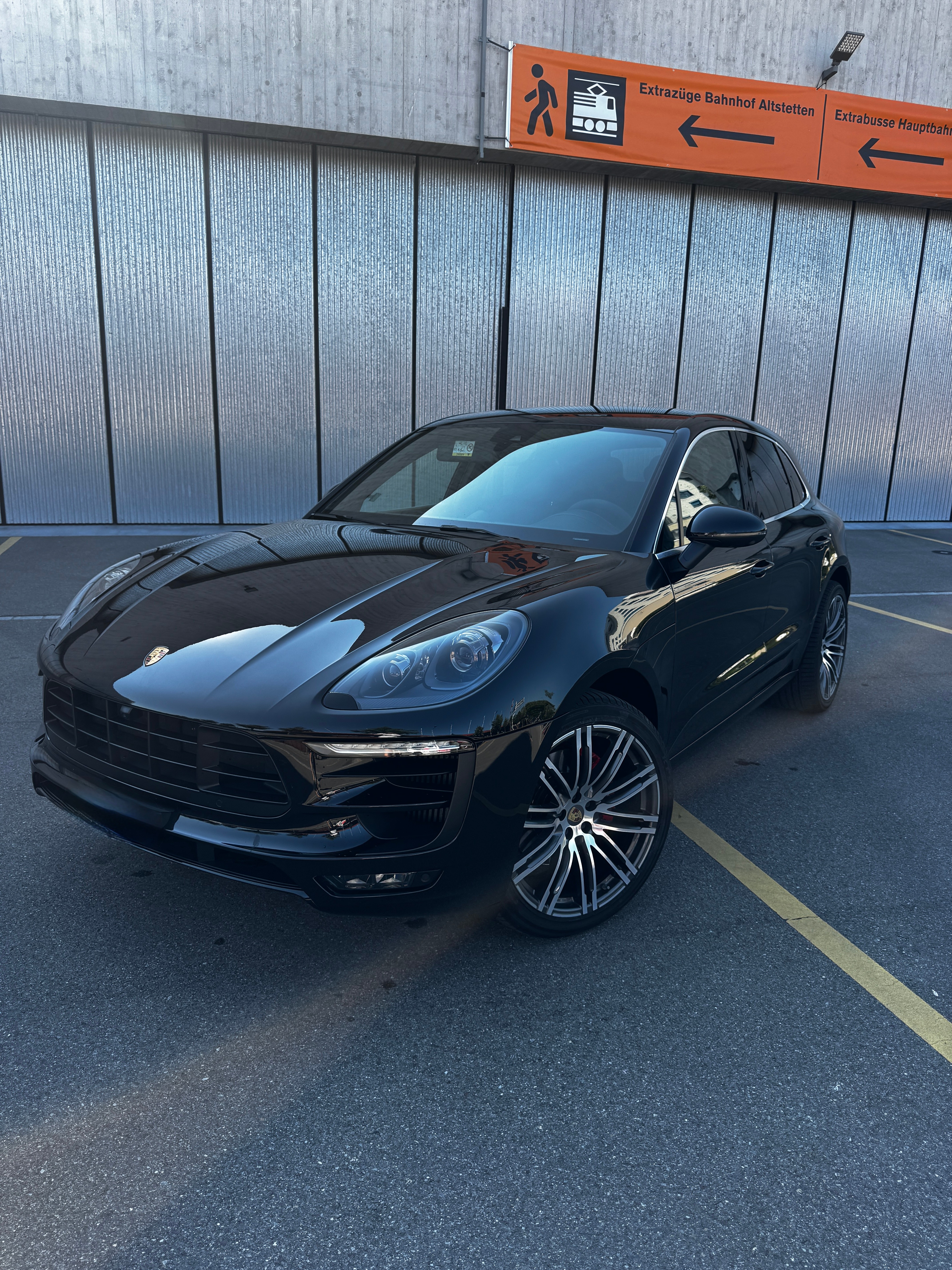 PORSCHE 3.0 V6 GTS — slika 1