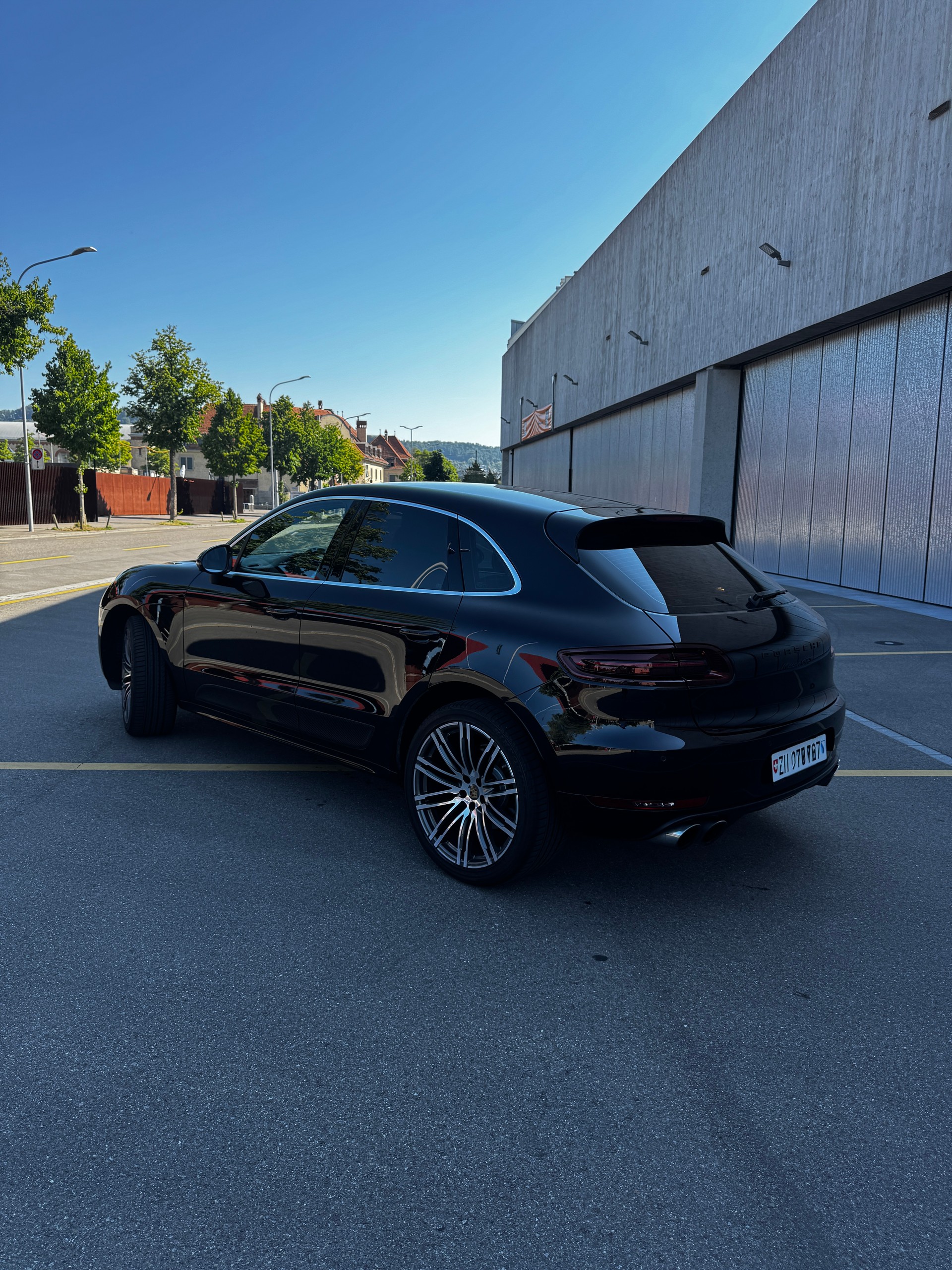 PORSCHE 3.0 V6 GTS-image-1